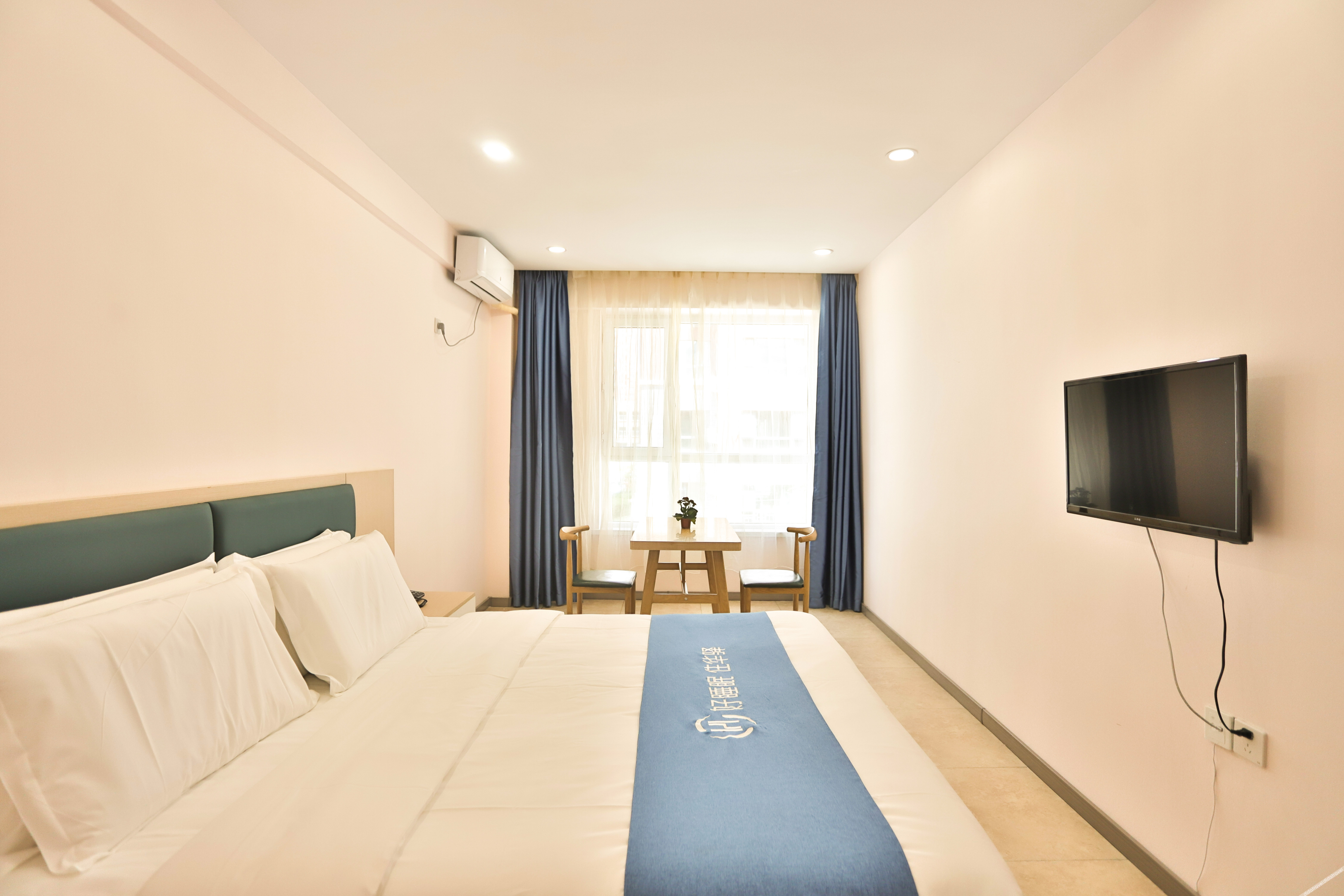 Home Inn Huaxuan Collection Hotel (Changchun Erdao Middle East Ruijia Branch) 2*