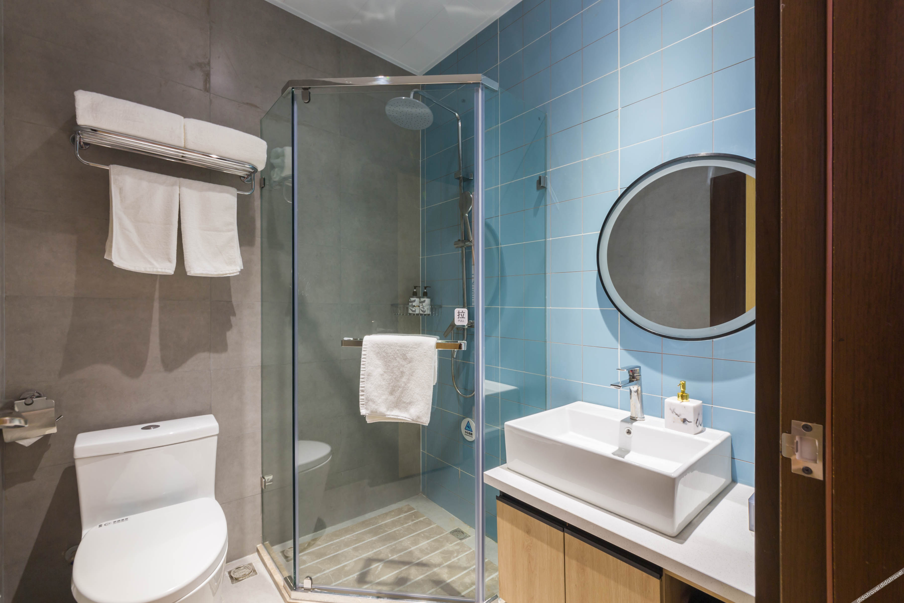 Ease Hotel (Fengxi New City Jiaoda Innovation Port) 2*