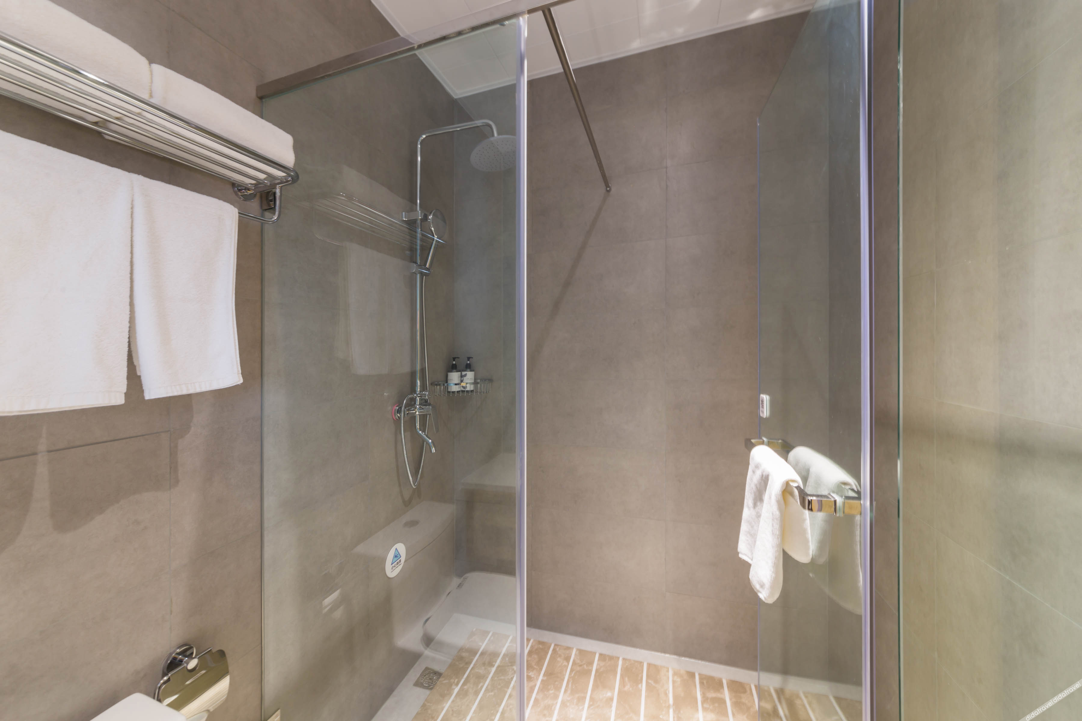 Ease Hotel (Fengxi New City Jiaoda Innovation Port) 2*