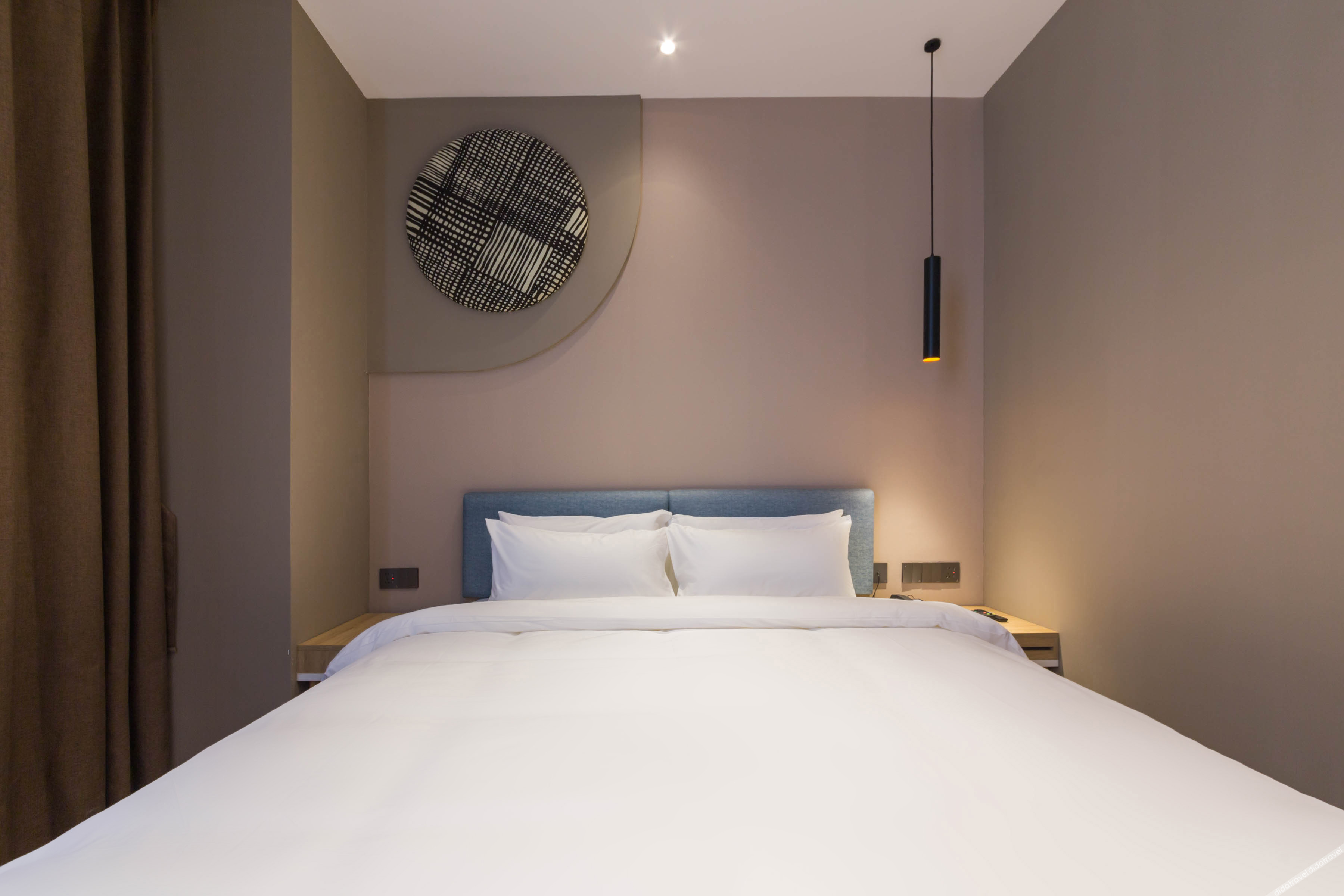 Ease Hotel (Fengxi New City Jiaoda Innovation Port) 2*
