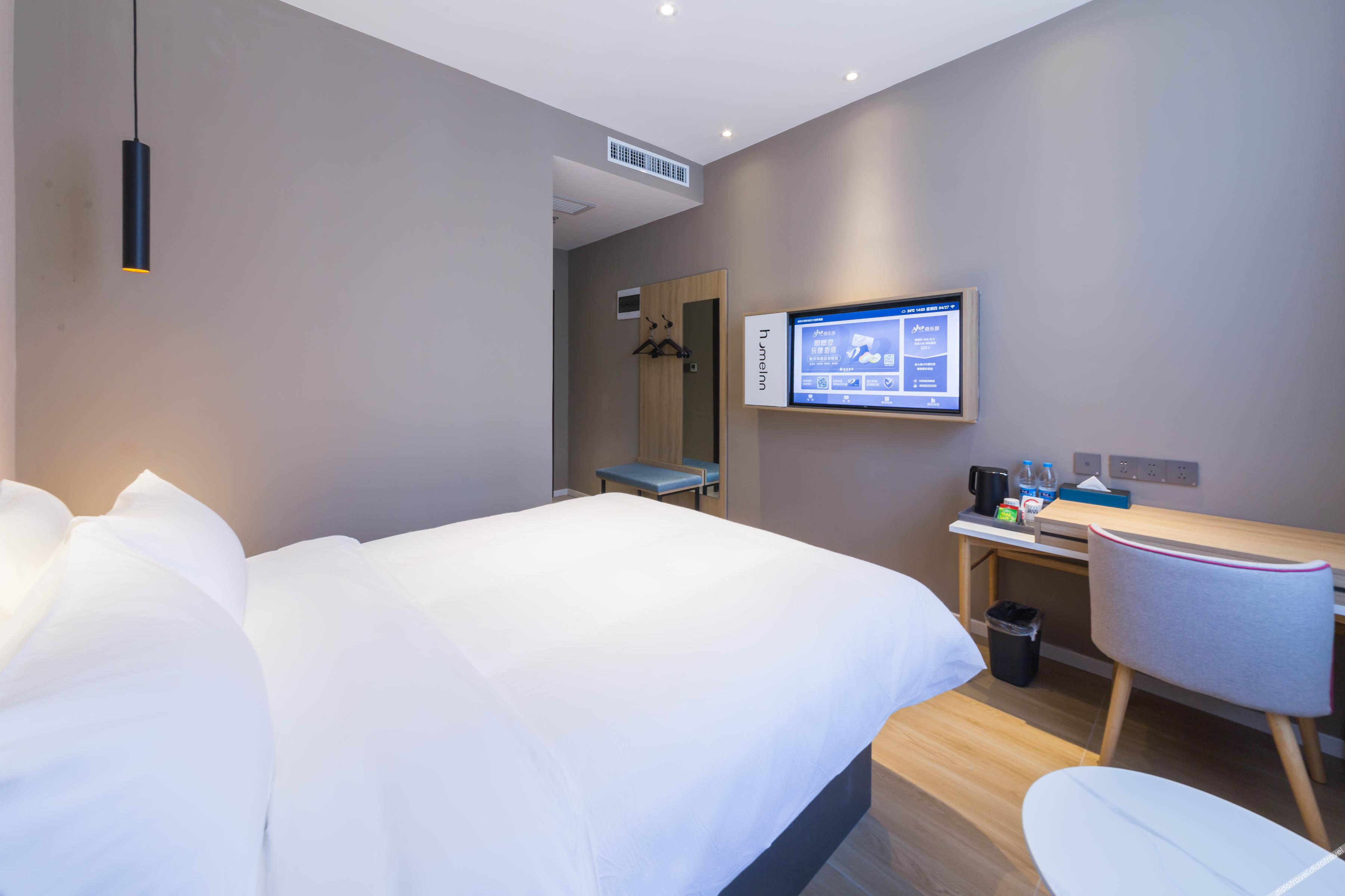 Ease Hotel (Fengxi New City Jiaoda Innovation Port) 2*