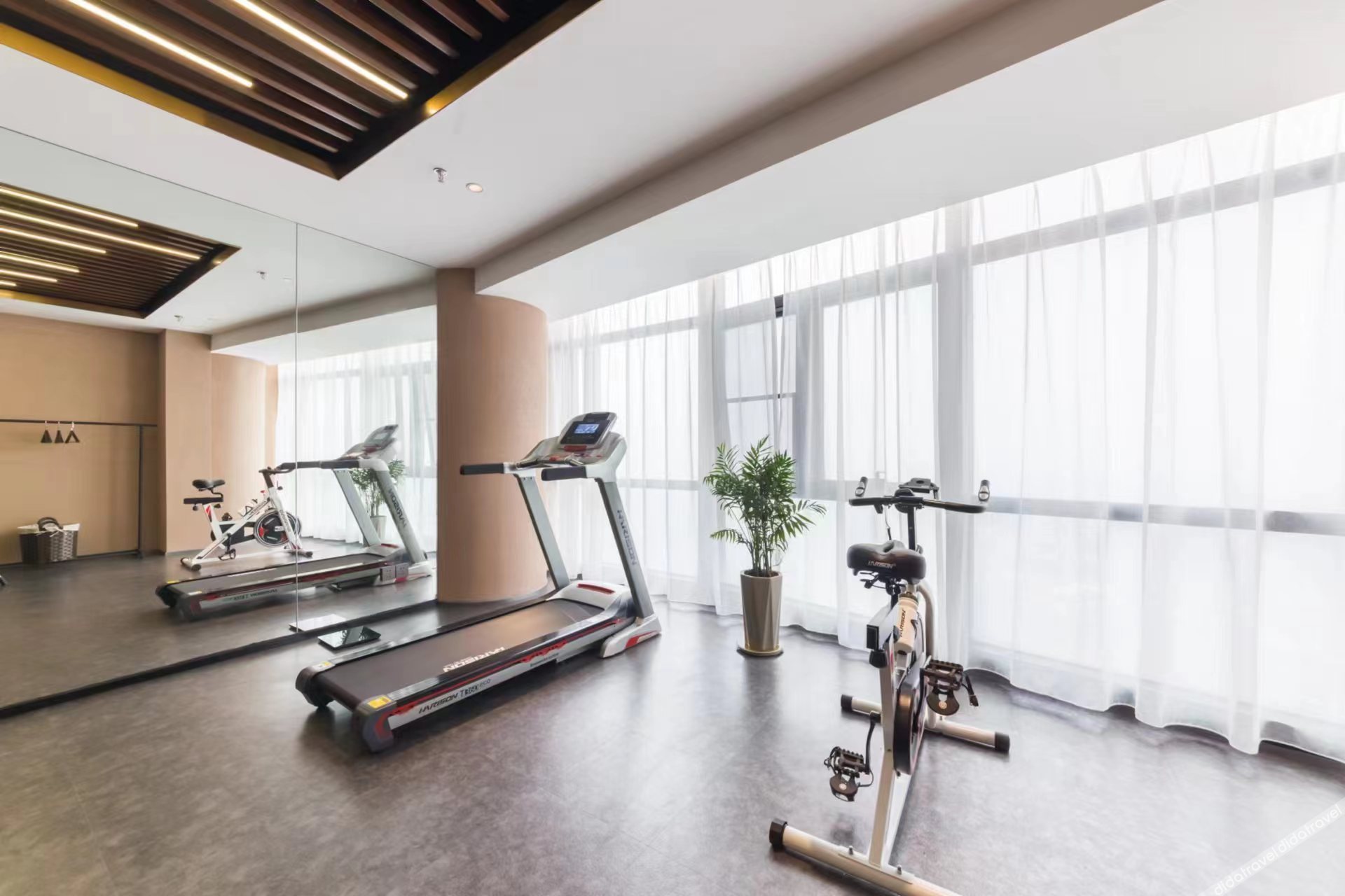 Home Inn Neo (Chongqing Chongqing Medical Affiliated No.1 Hospital Yuanjiagang Subway Station) 3*