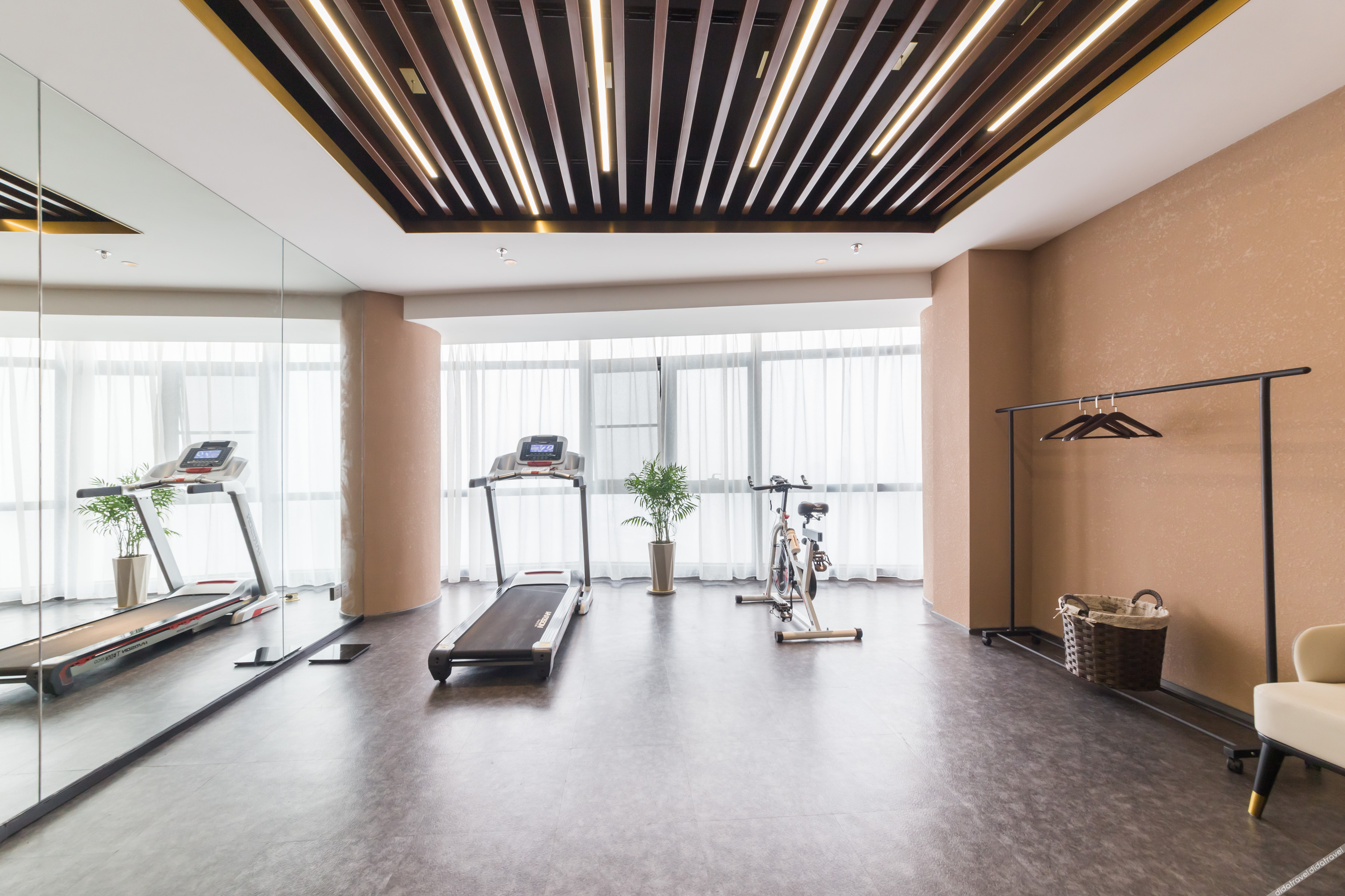 Home Inn Neo (Chongqing Chongqing Medical Affiliated No.1 Hospital Yuanjiagang Subway Station) 3*