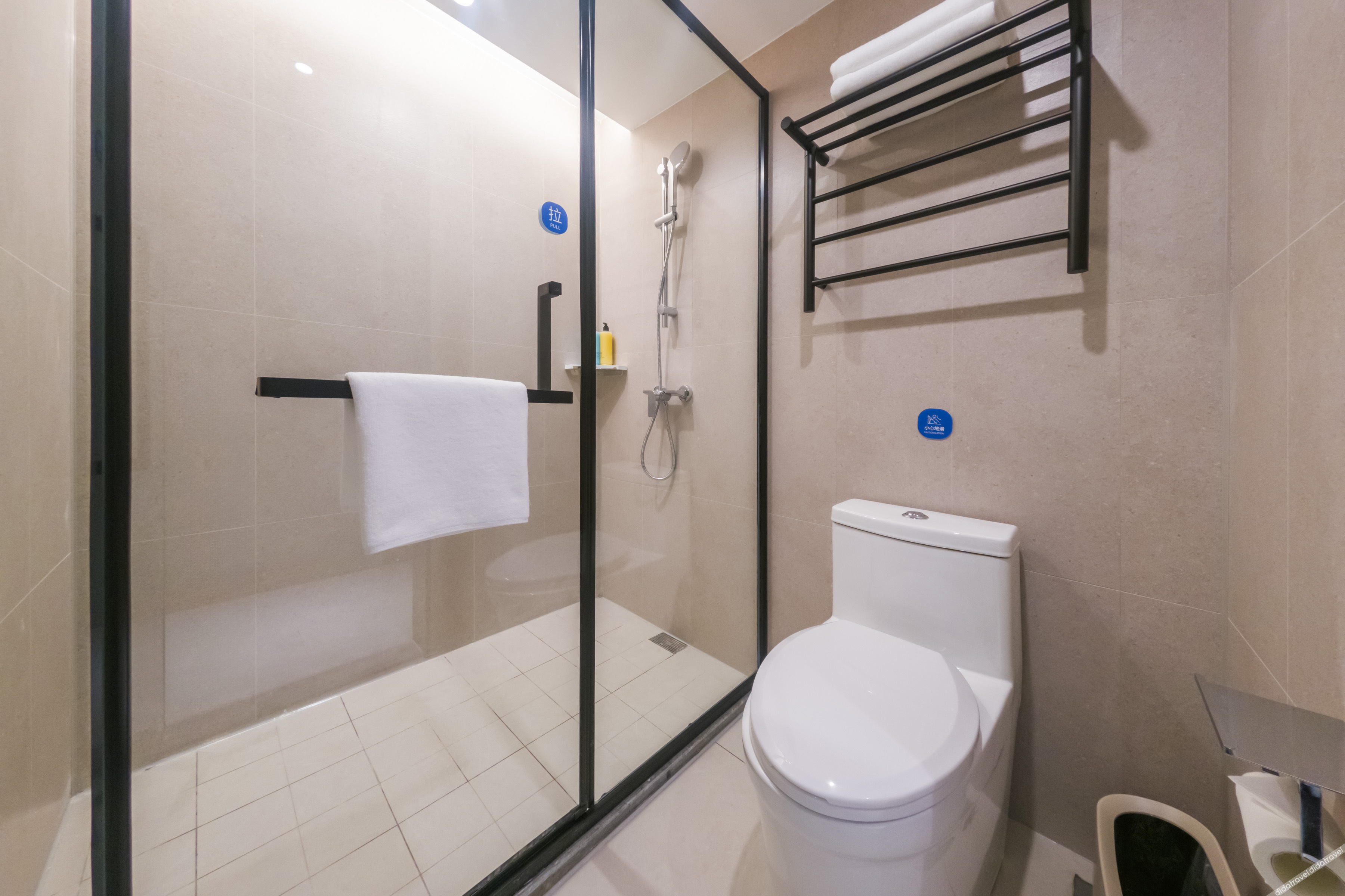 Home Inn Neo (Chongqing Chongqing Medical Affiliated No.1 Hospital Yuanjiagang Subway Station) 3*