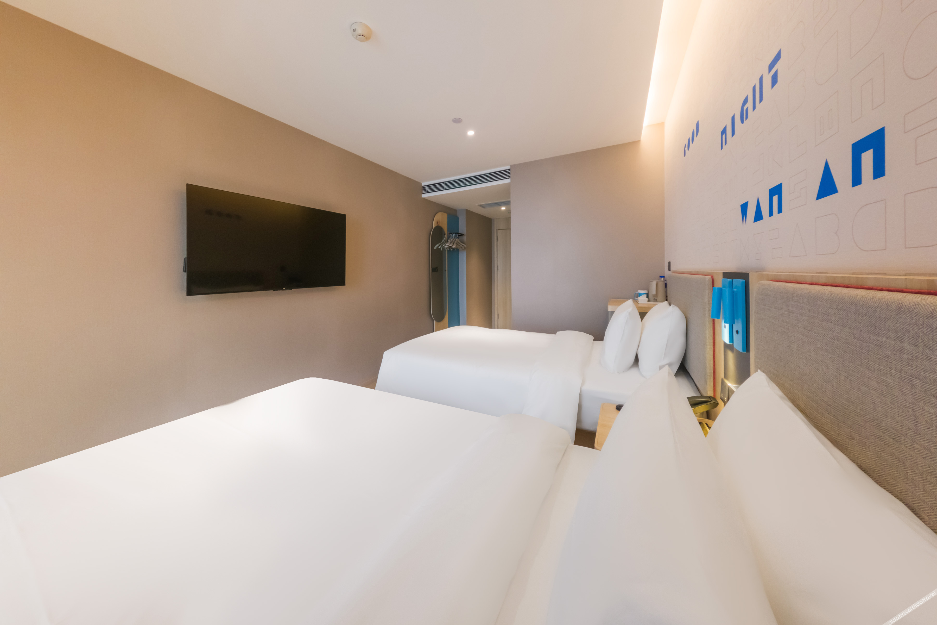 Home Inn Neo (Chongqing Chongqing Medical Affiliated No.1 Hospital Yuanjiagang Subway Station) 3*
