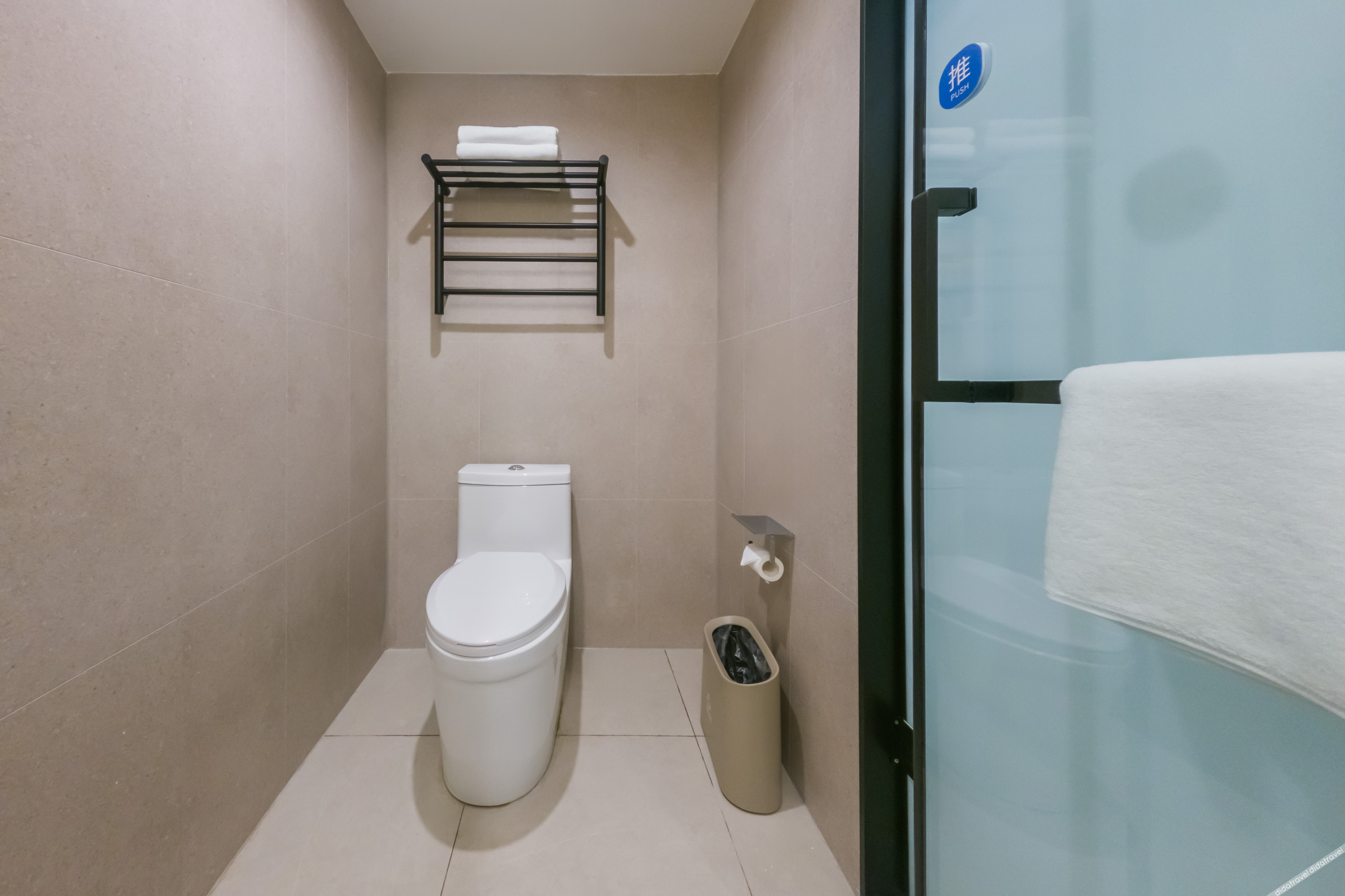 Home Inn Neo (Chongqing Chongqing Medical Affiliated No.1 Hospital Yuanjiagang Subway Station) 3*
