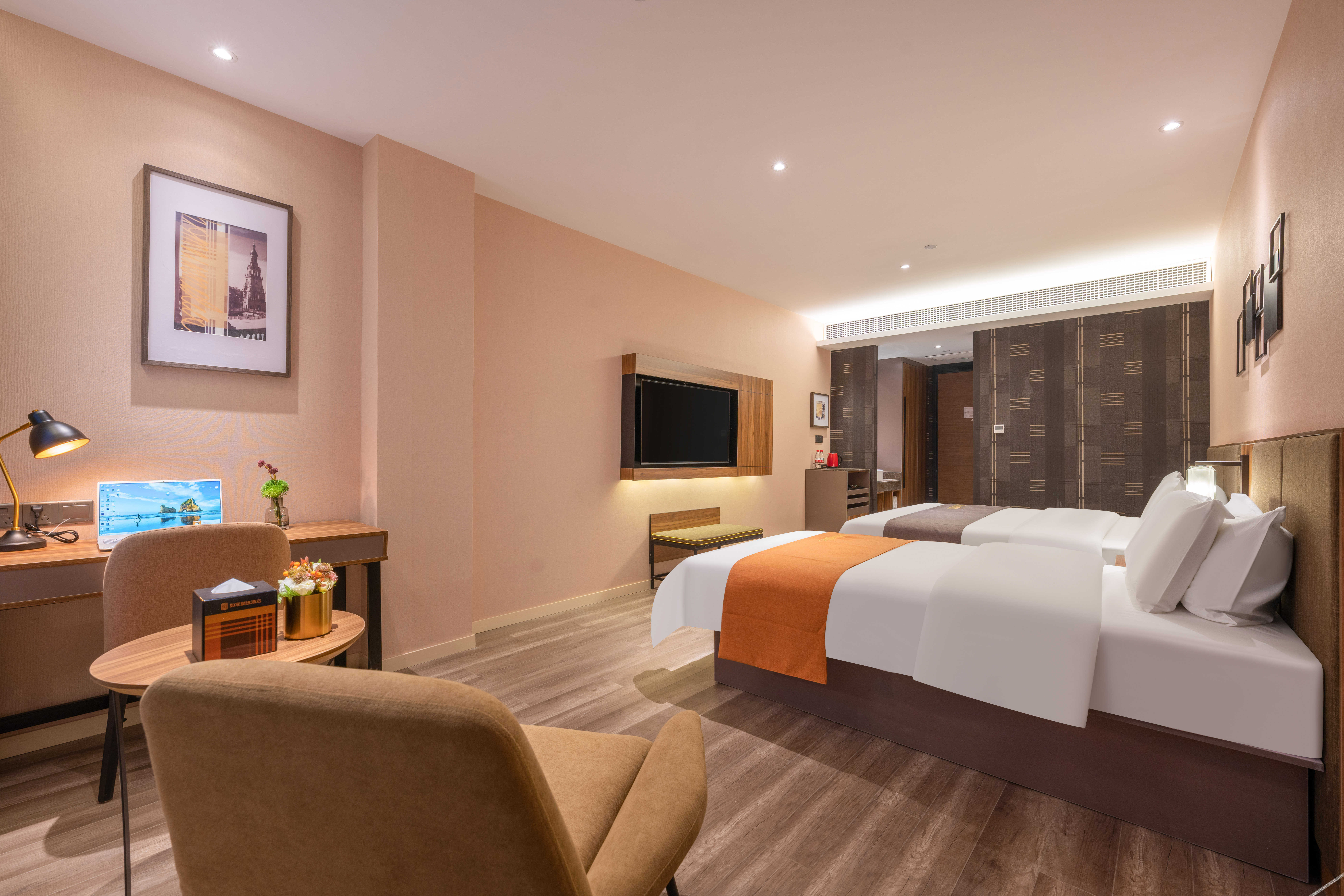 Homeinn Plus Hotel (Jining North Bus Station Vocational College) 3*