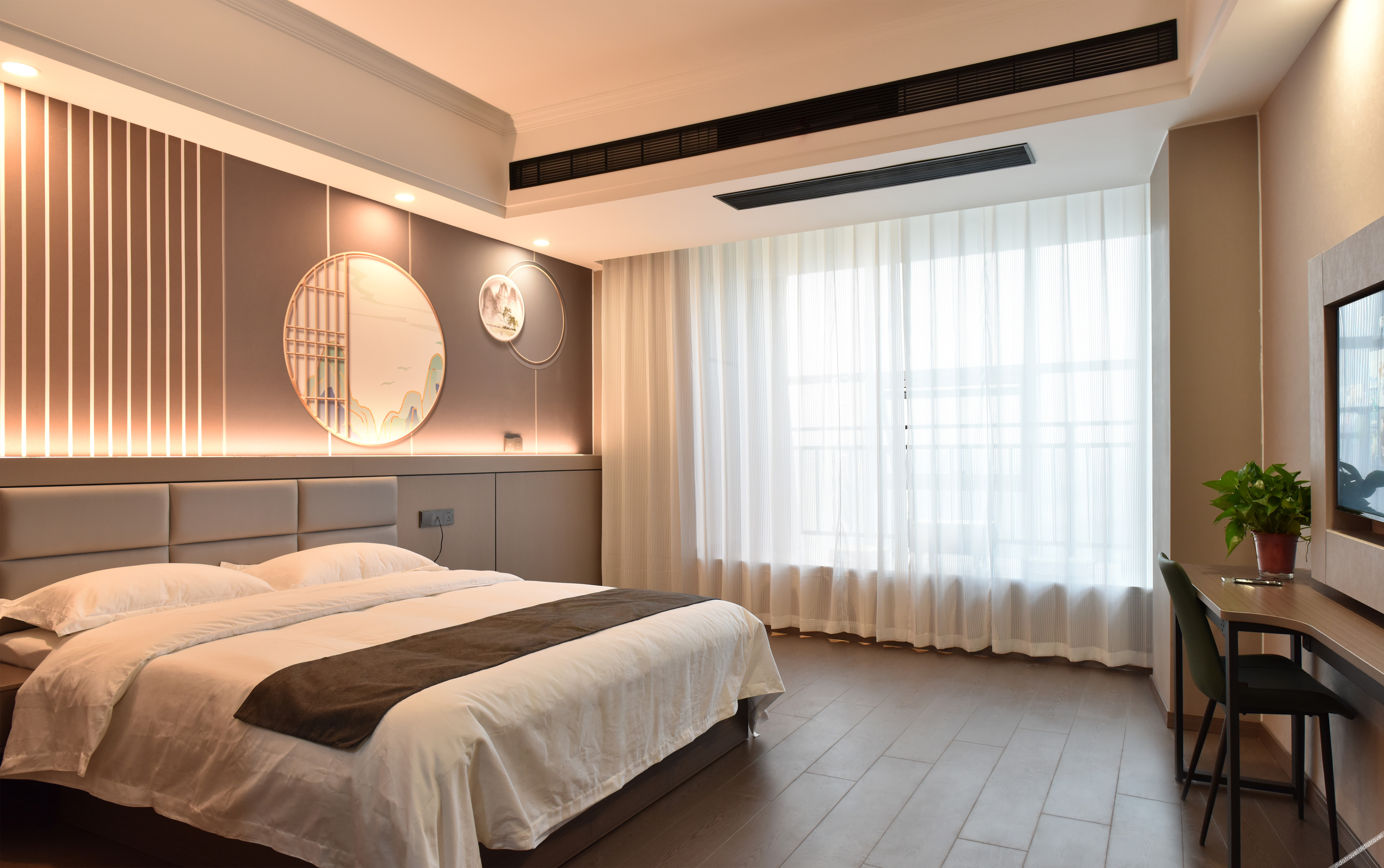 Home Inn Huaxuan Collection Hotel (Hefei Zhongxiang Plaza Binhu Hospital) 2*