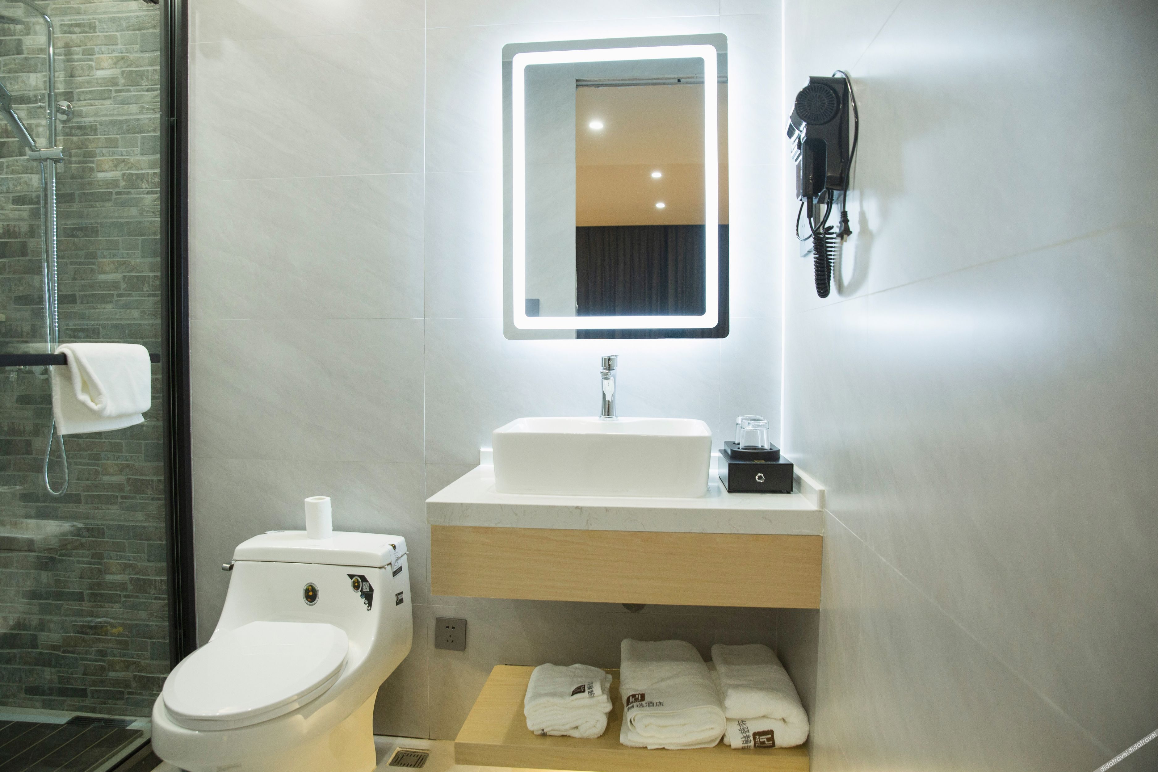 Home Inn Huaxuan Select Hotel (Fuzhou Qidong Avenue Shuoguo Times Square Branch) 2*