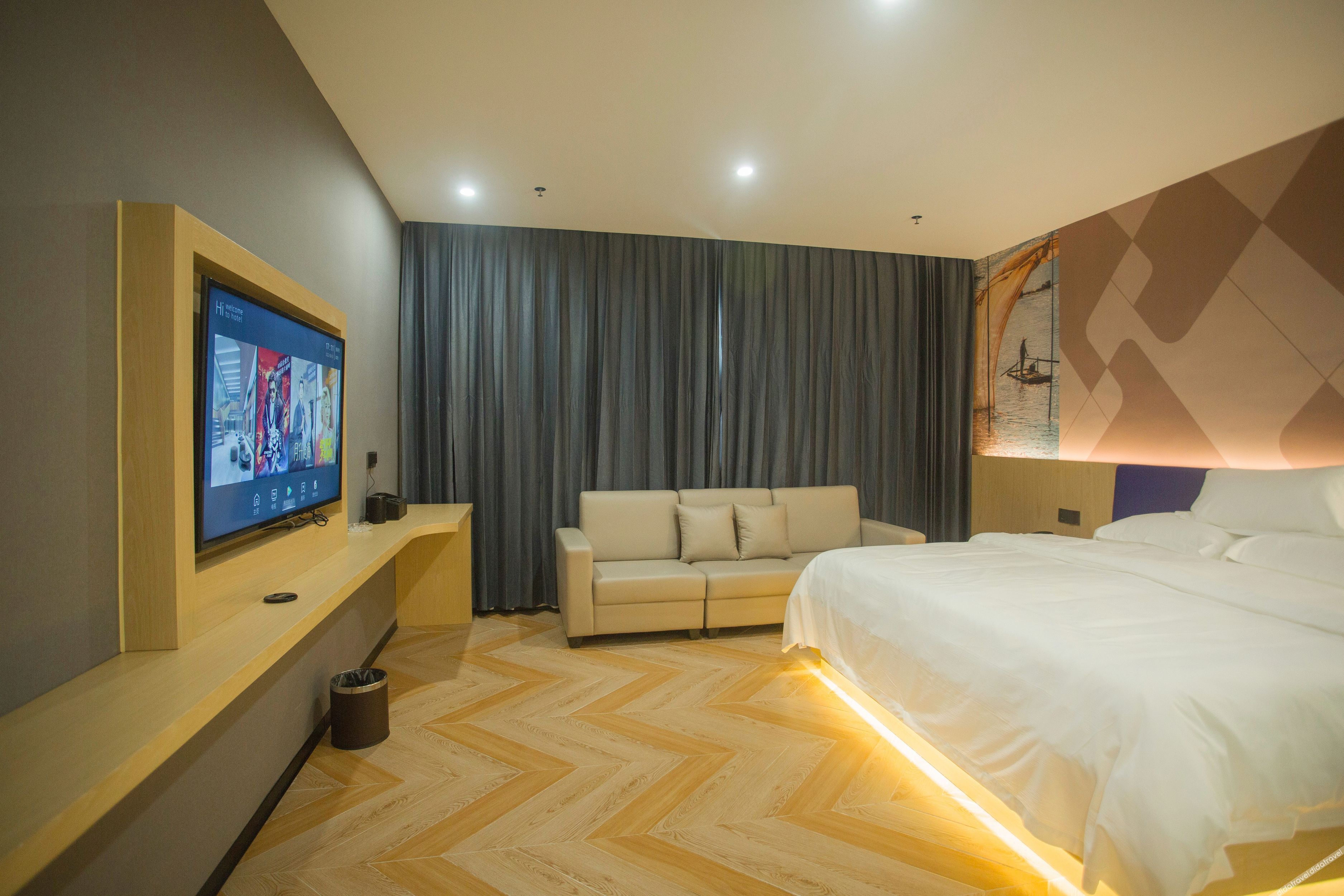 Home Inn Huaxuan Select Hotel (Fuzhou Qidong Avenue Shuoguo Times Square Branch) 2*