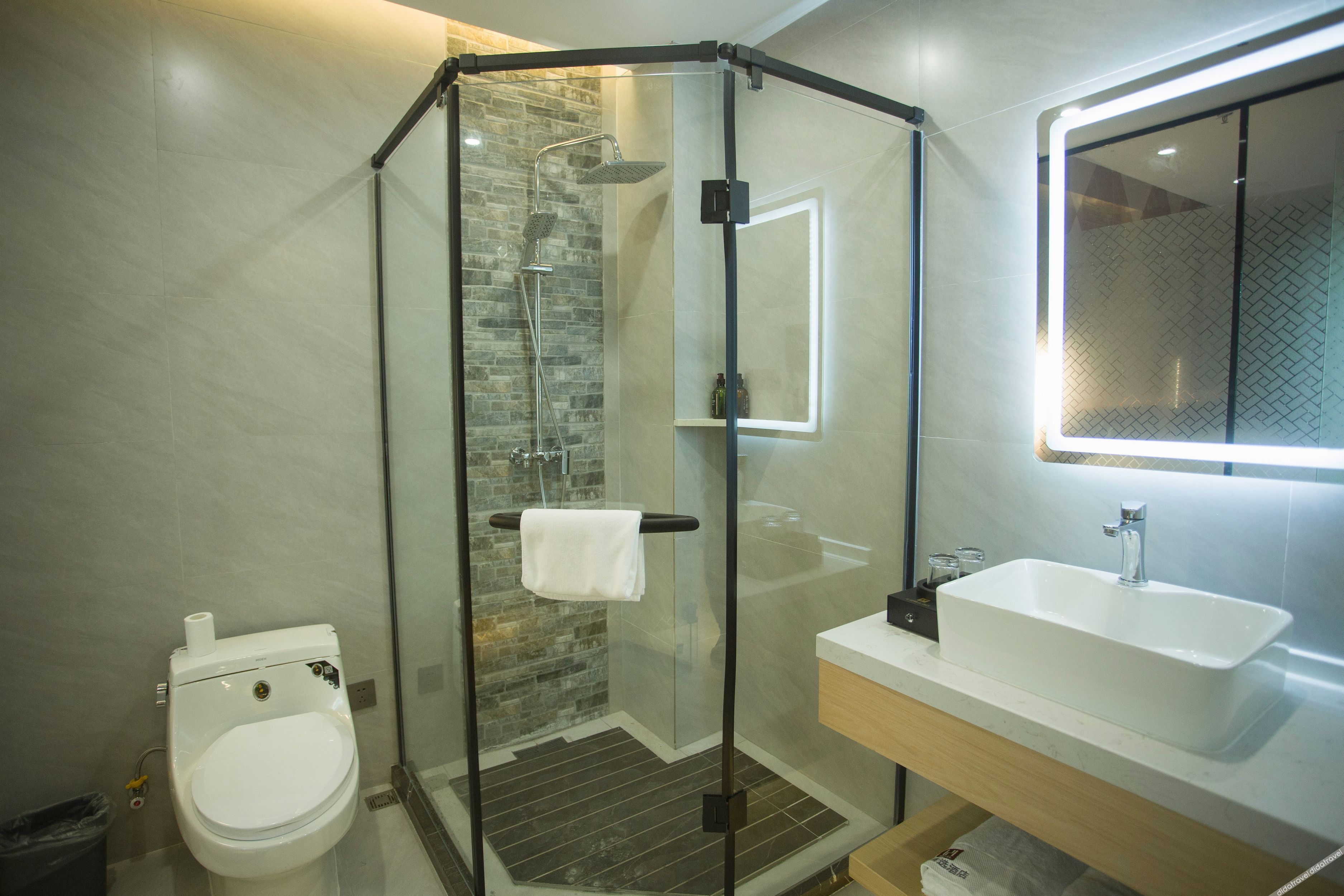 Home Inn Huaxuan Select Hotel (Fuzhou Qidong Avenue Shuoguo Times Square Branch) 2*