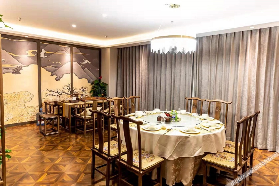 Home Inn Baiyun Hotel 3*