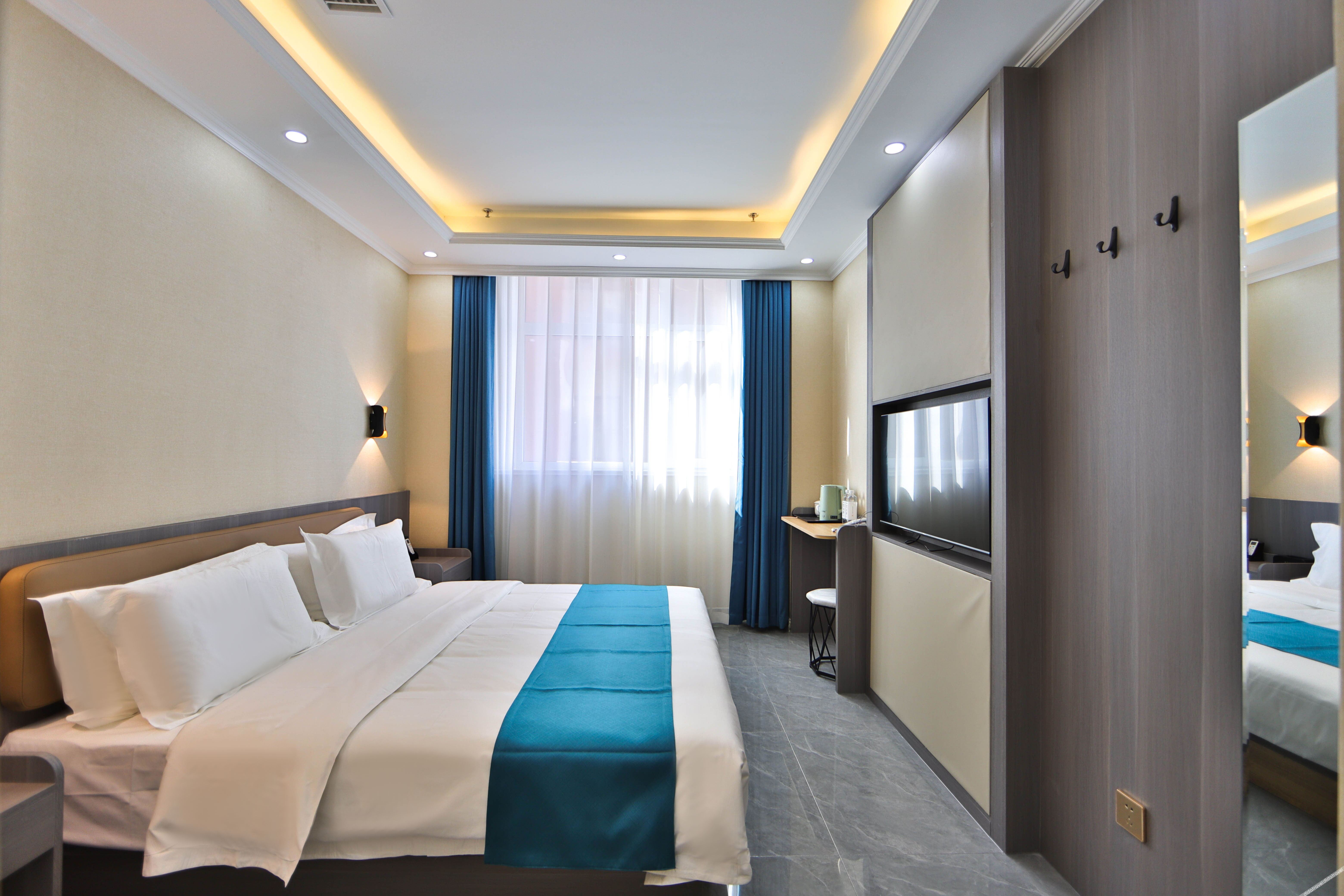 Home Inn Huaxuan Collection Hotel (Dehui West Railway Station) 3*