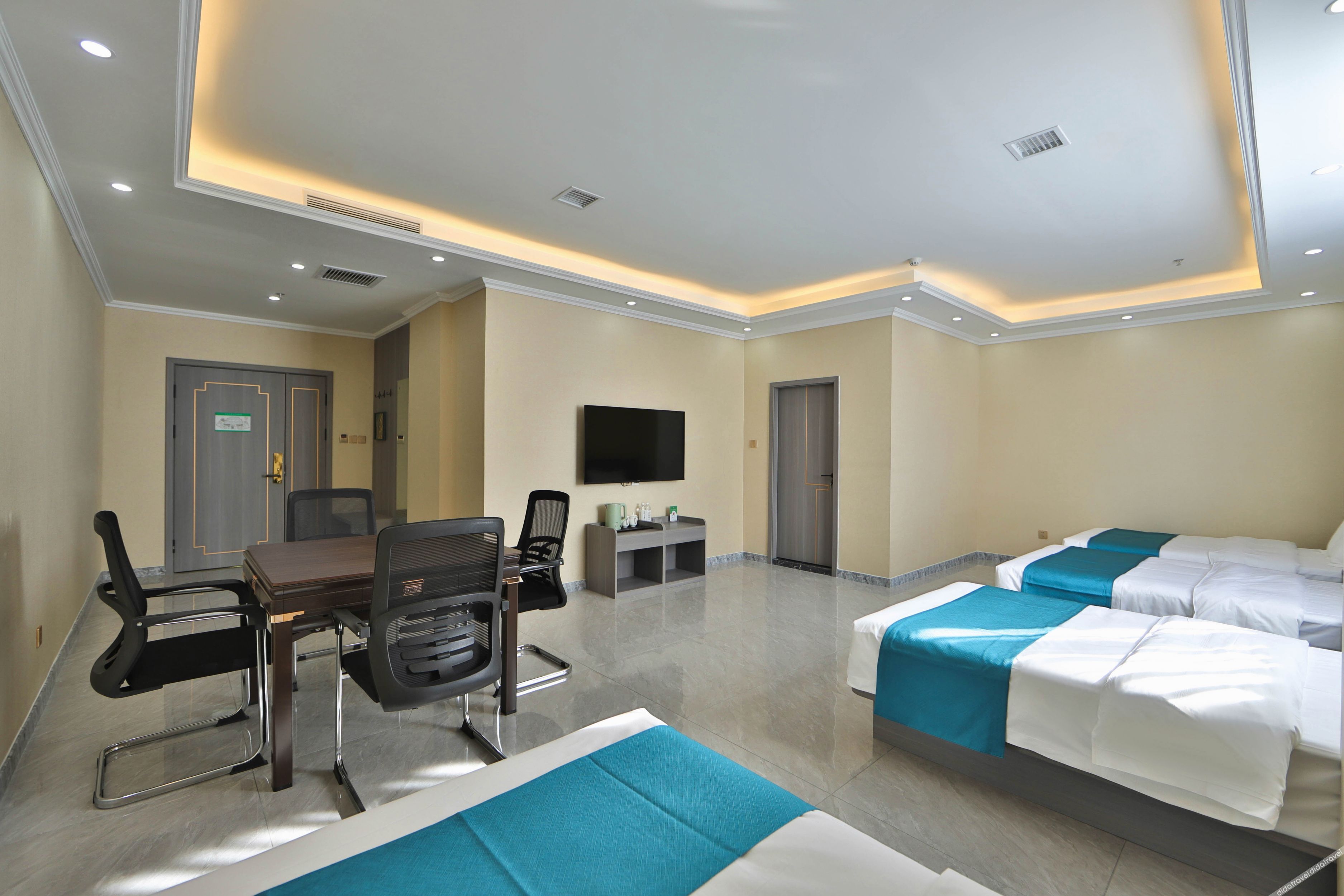Home Inn Huaxuan Collection Hotel (Dehui West Railway Station) 3*