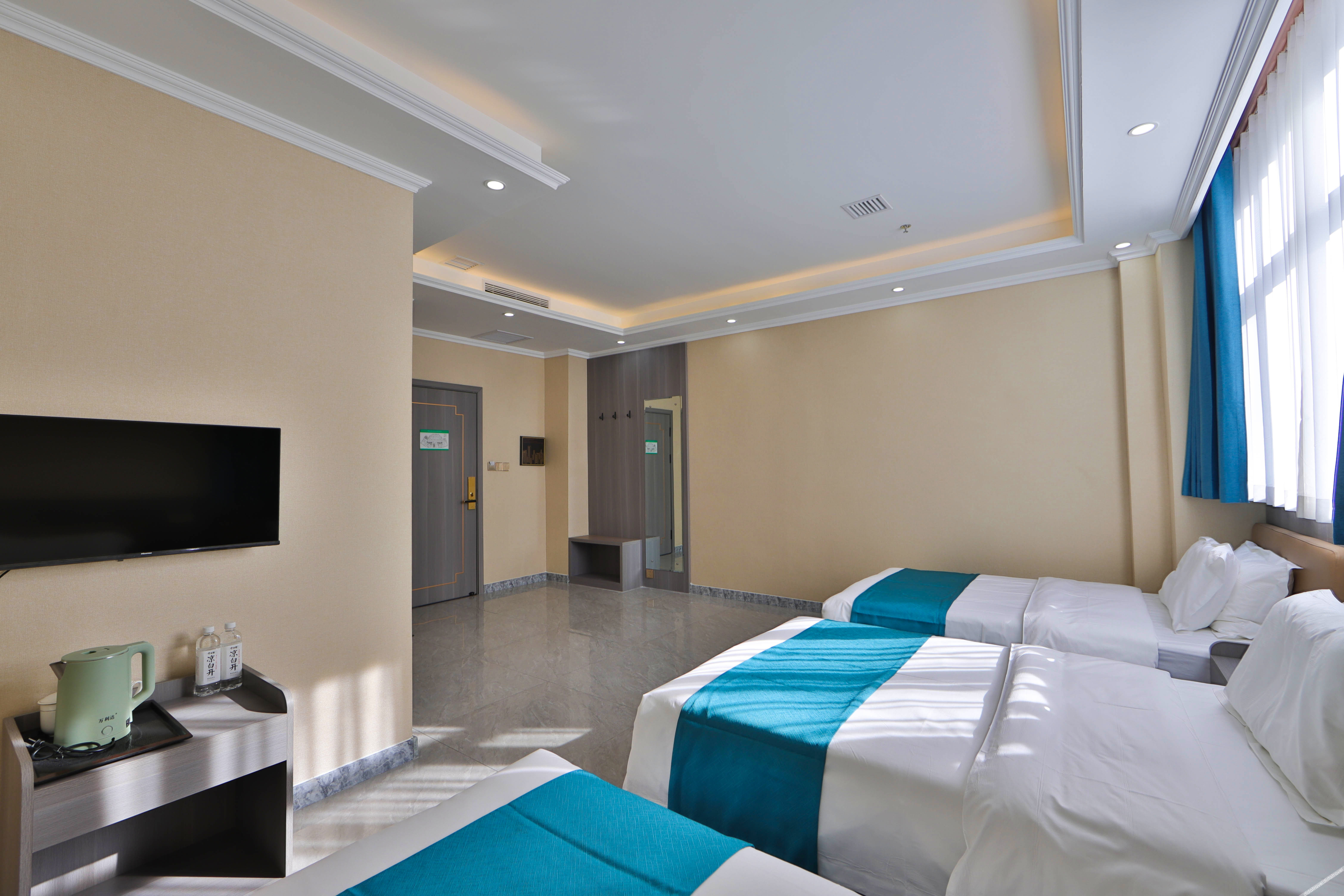 Home Inn Huaxuan Collection Hotel (Dehui West Railway Station) 3*