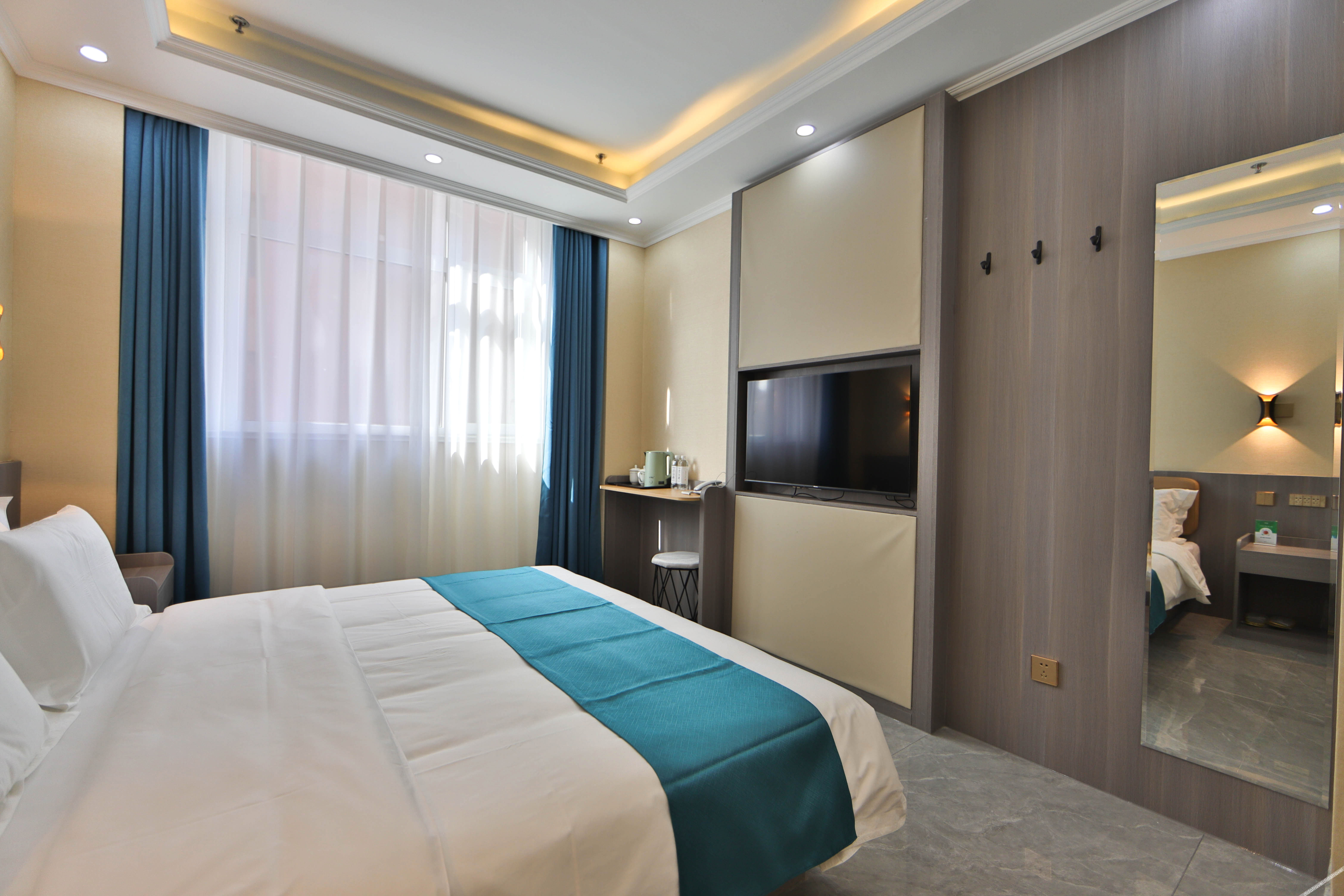 Home Inn Huaxuan Collection Hotel (Dehui West Railway Station) 3*