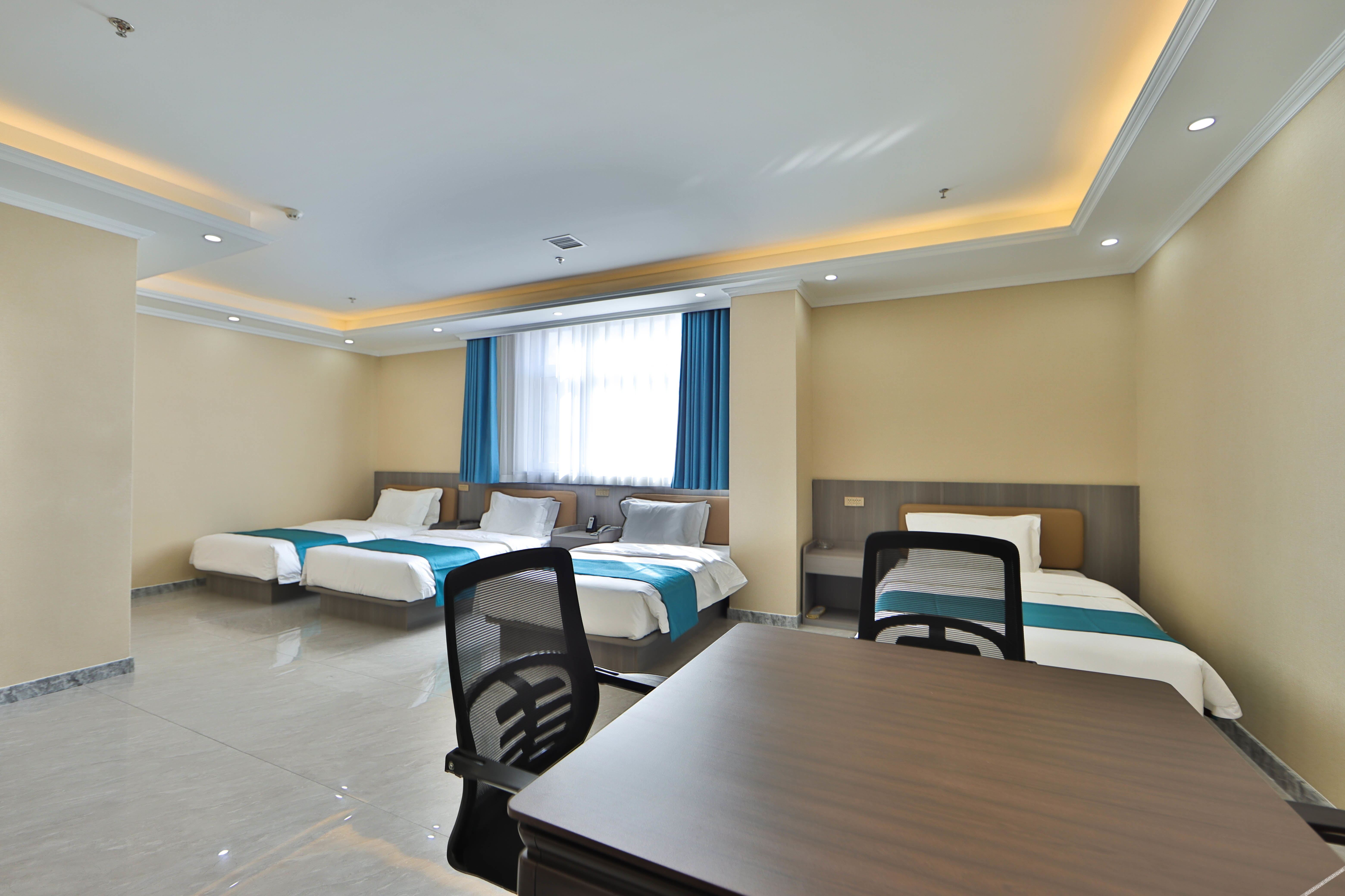 Home Inn Huaxuan Collection Hotel (Dehui West Railway Station) 3*