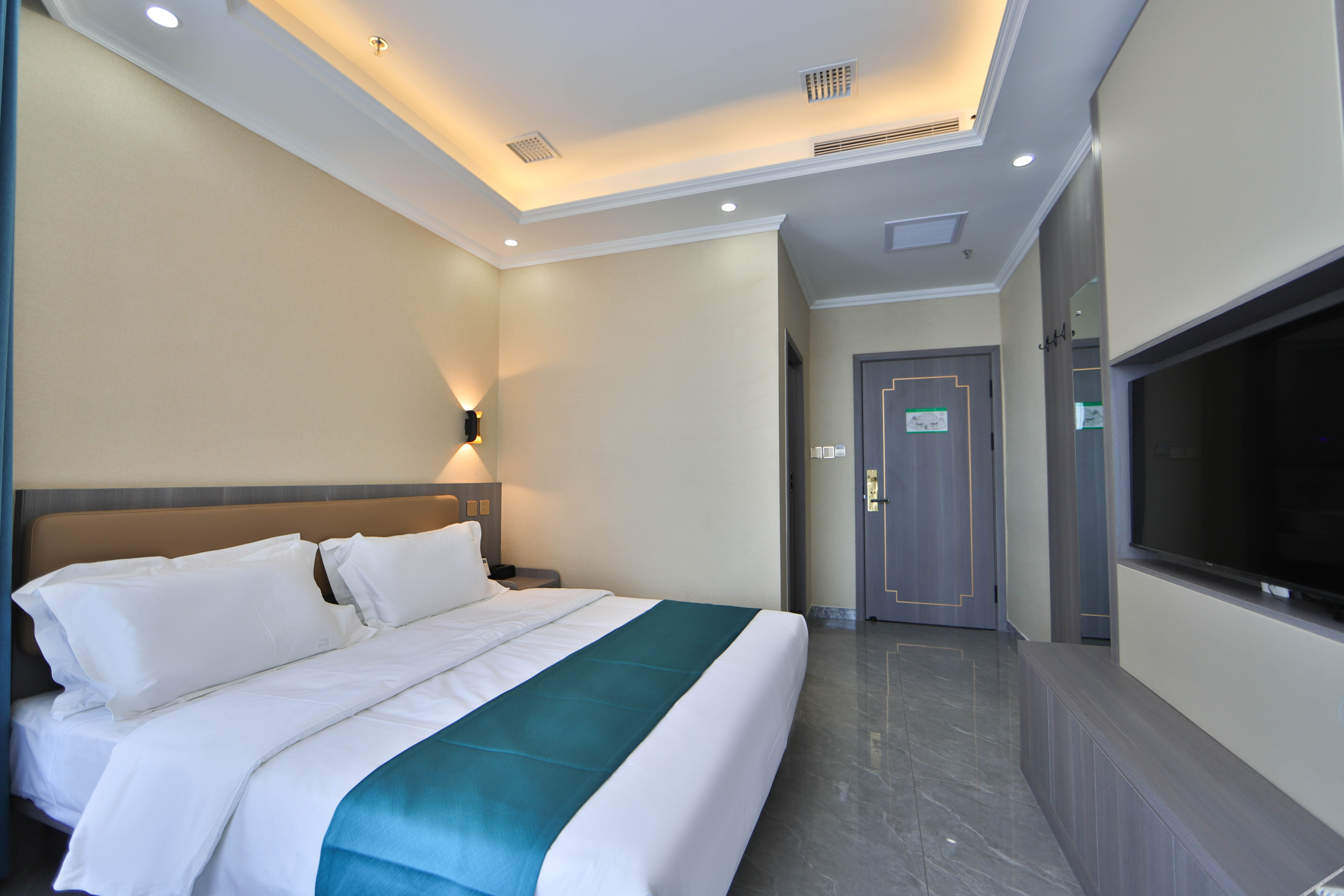 Home Inn Huaxuan Collection Hotel (Dehui West Railway Station) 3*