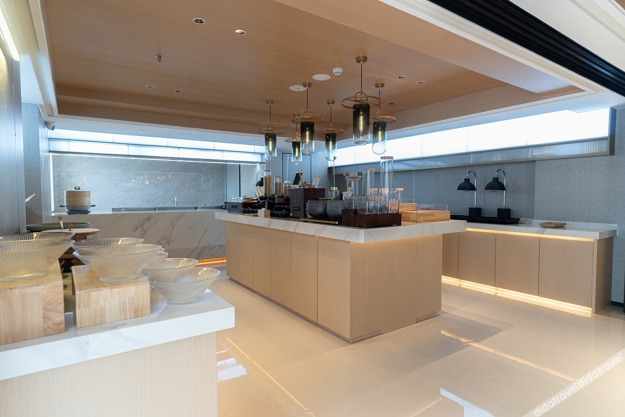Changchun Jingyuetan Park Nongboyuan Metro Station Atour Hotel 4*