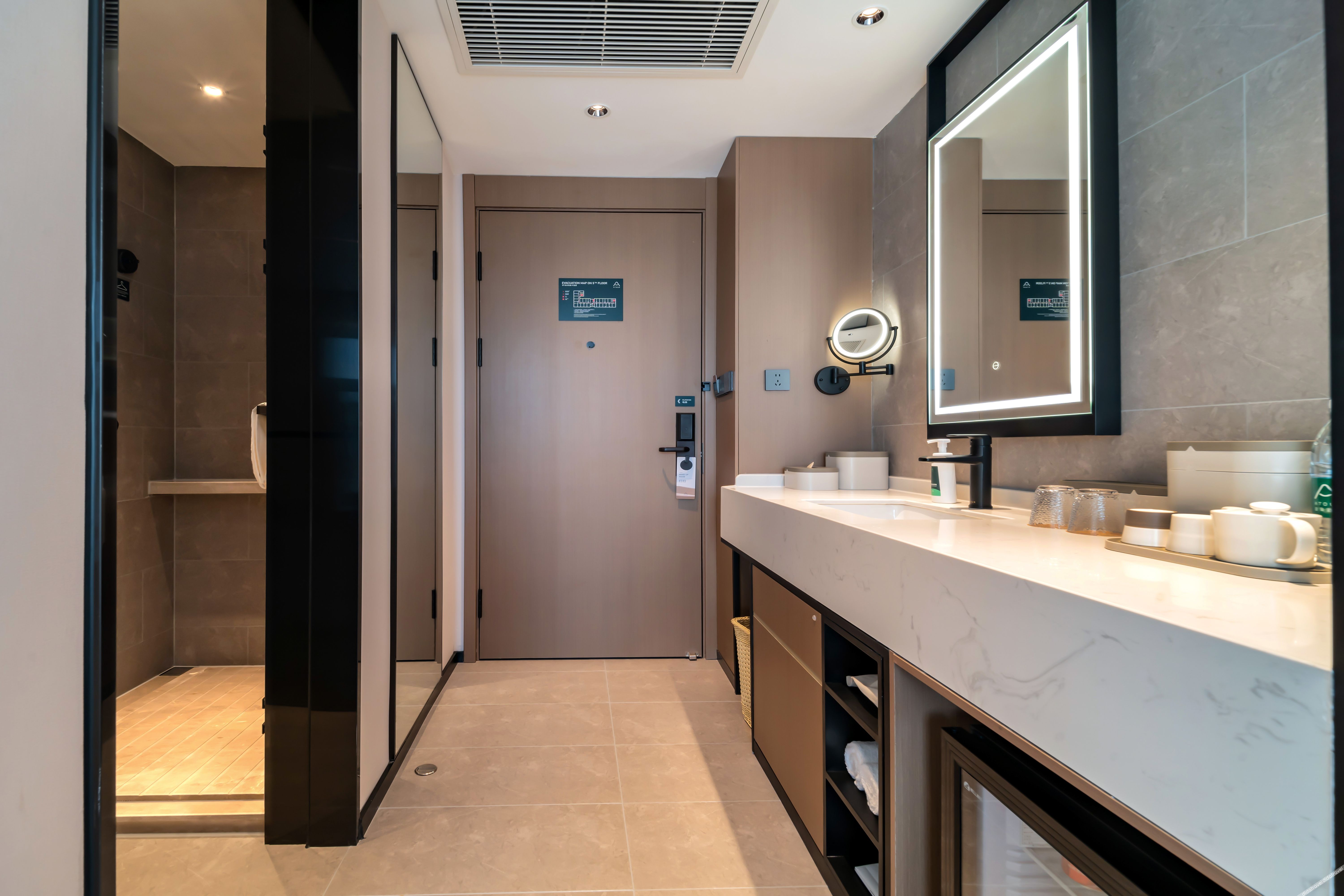 Changchun Jingyuetan Park Nongboyuan Metro Station Atour Hotel 4*