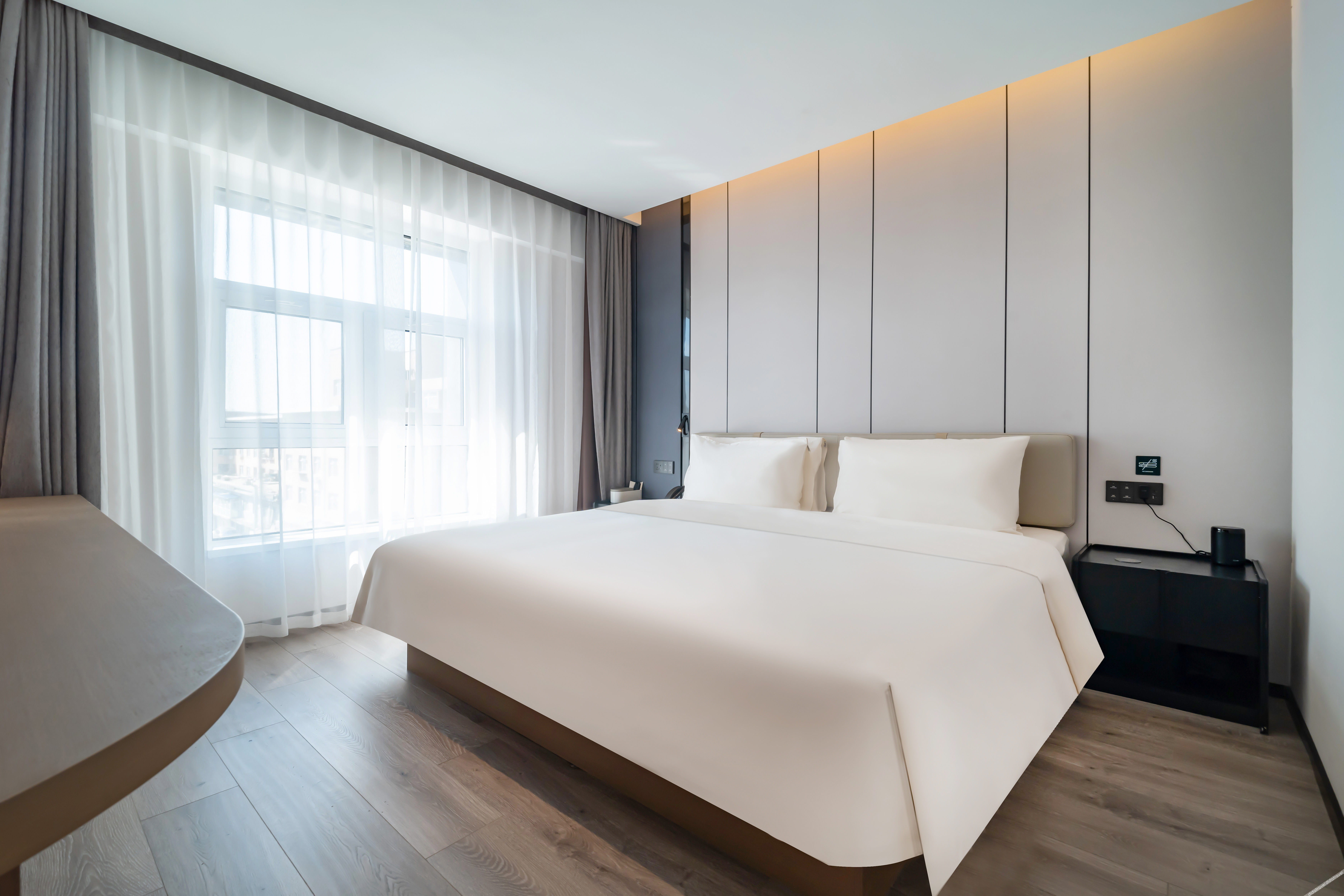 Changchun Jingyuetan Park Nongboyuan Metro Station Atour Hotel 4*