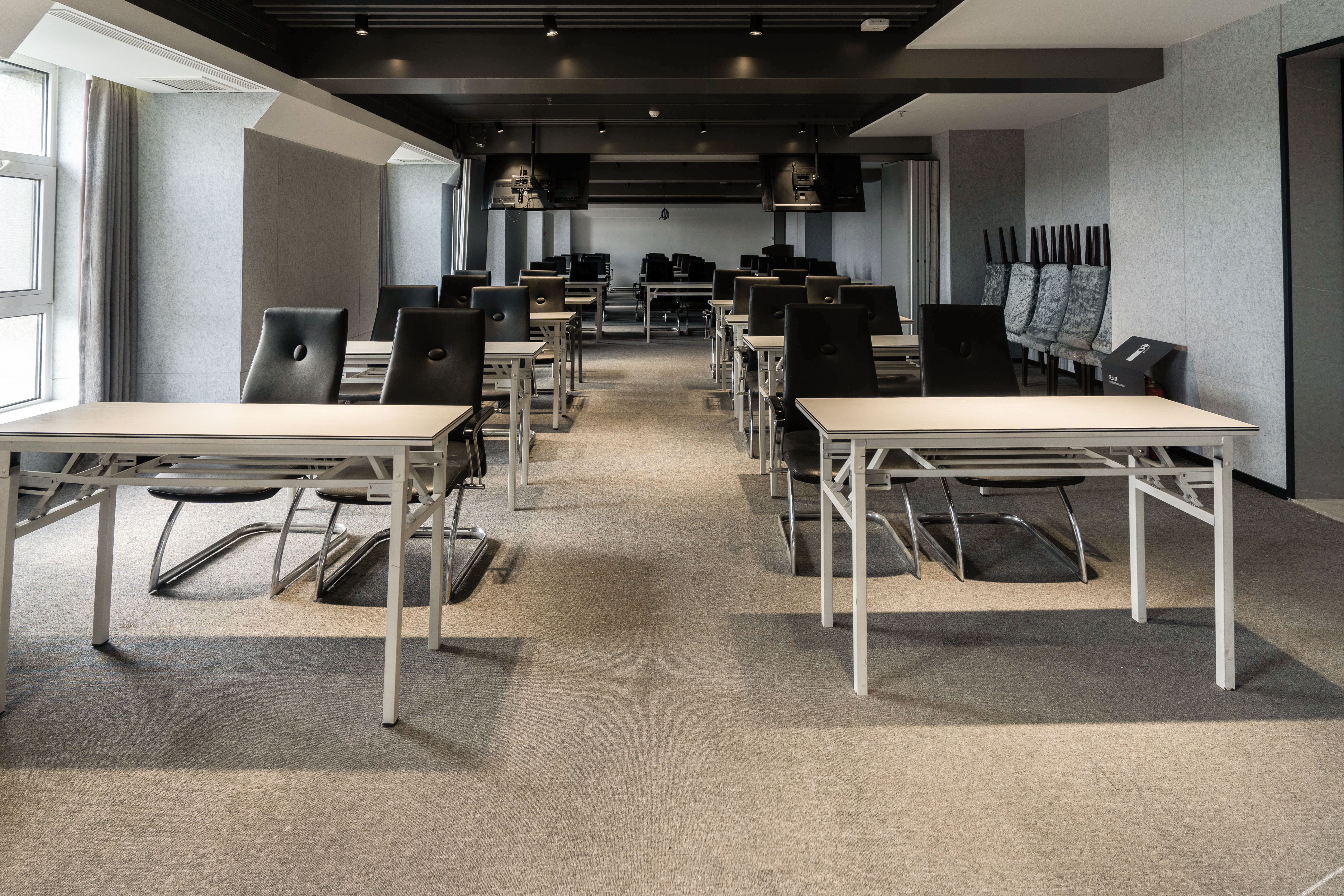 Changchun Jingyuetan Park Nongboyuan Metro Station Atour Hotel 4*