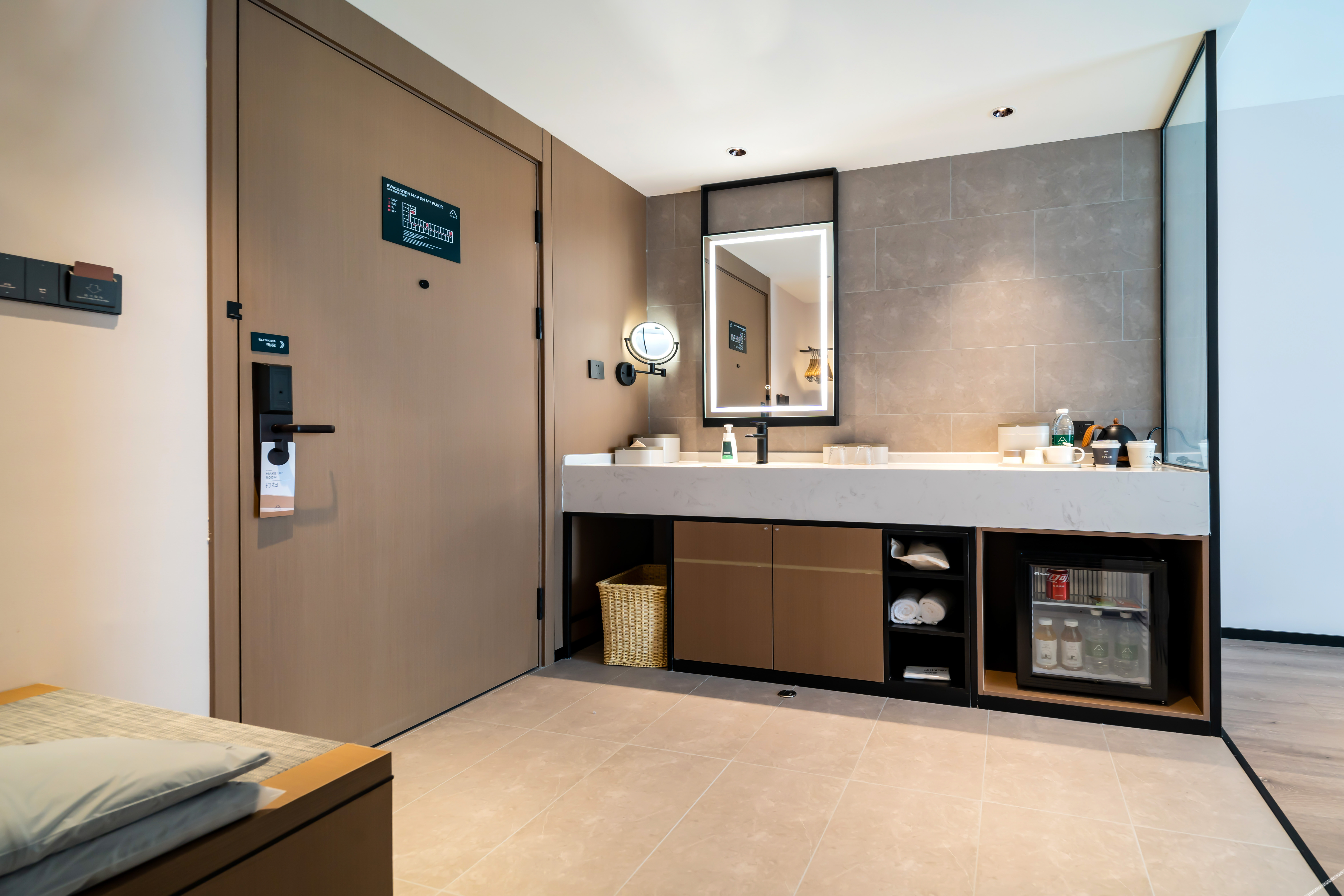 Changchun Jingyuetan Park Nongboyuan Metro Station Atour Hotel 4*
