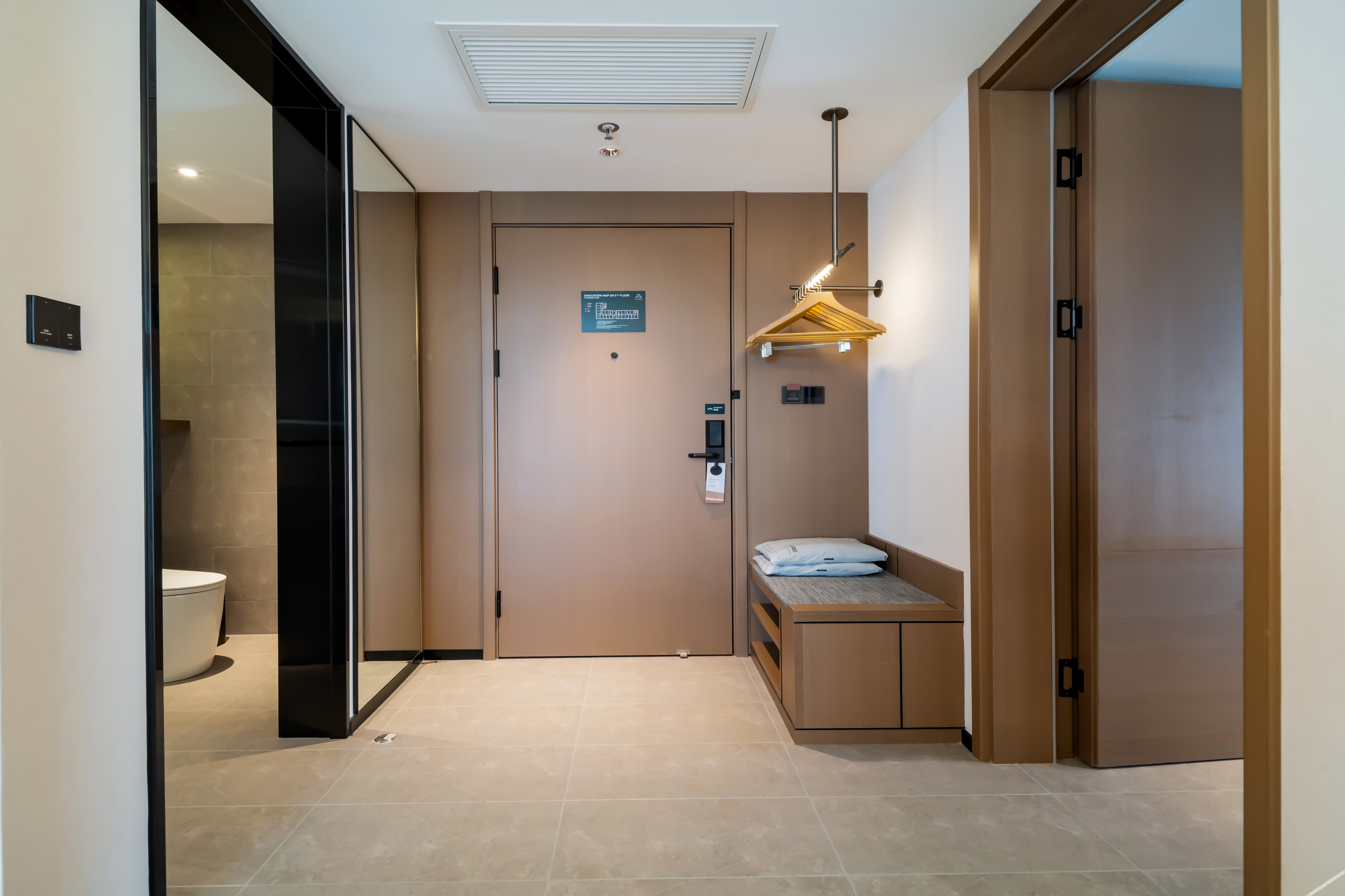 Changchun Jingyuetan Park Nongboyuan Metro Station Atour Hotel 4*