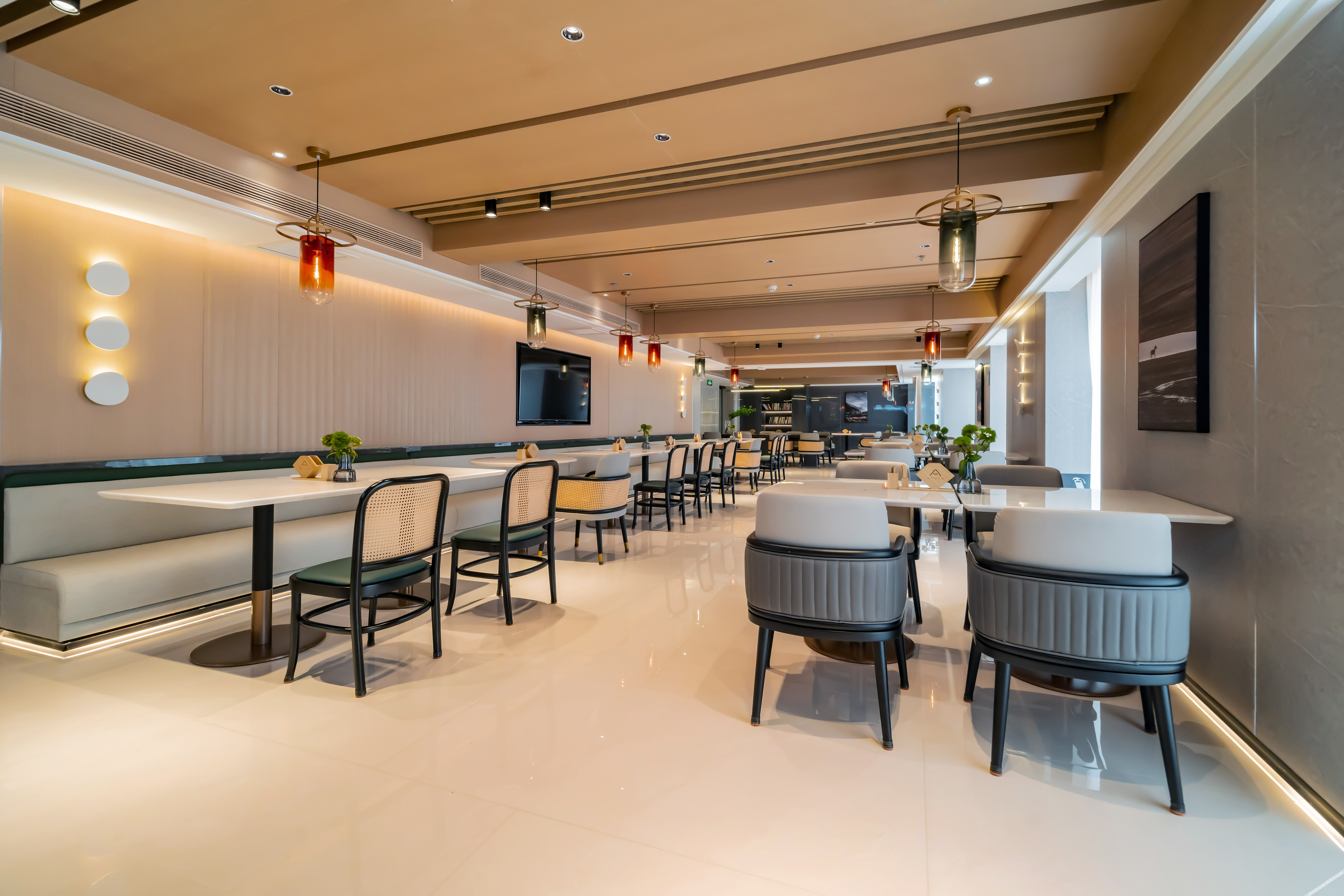 Changchun Jingyuetan Park Nongboyuan Metro Station Atour Hotel 4*