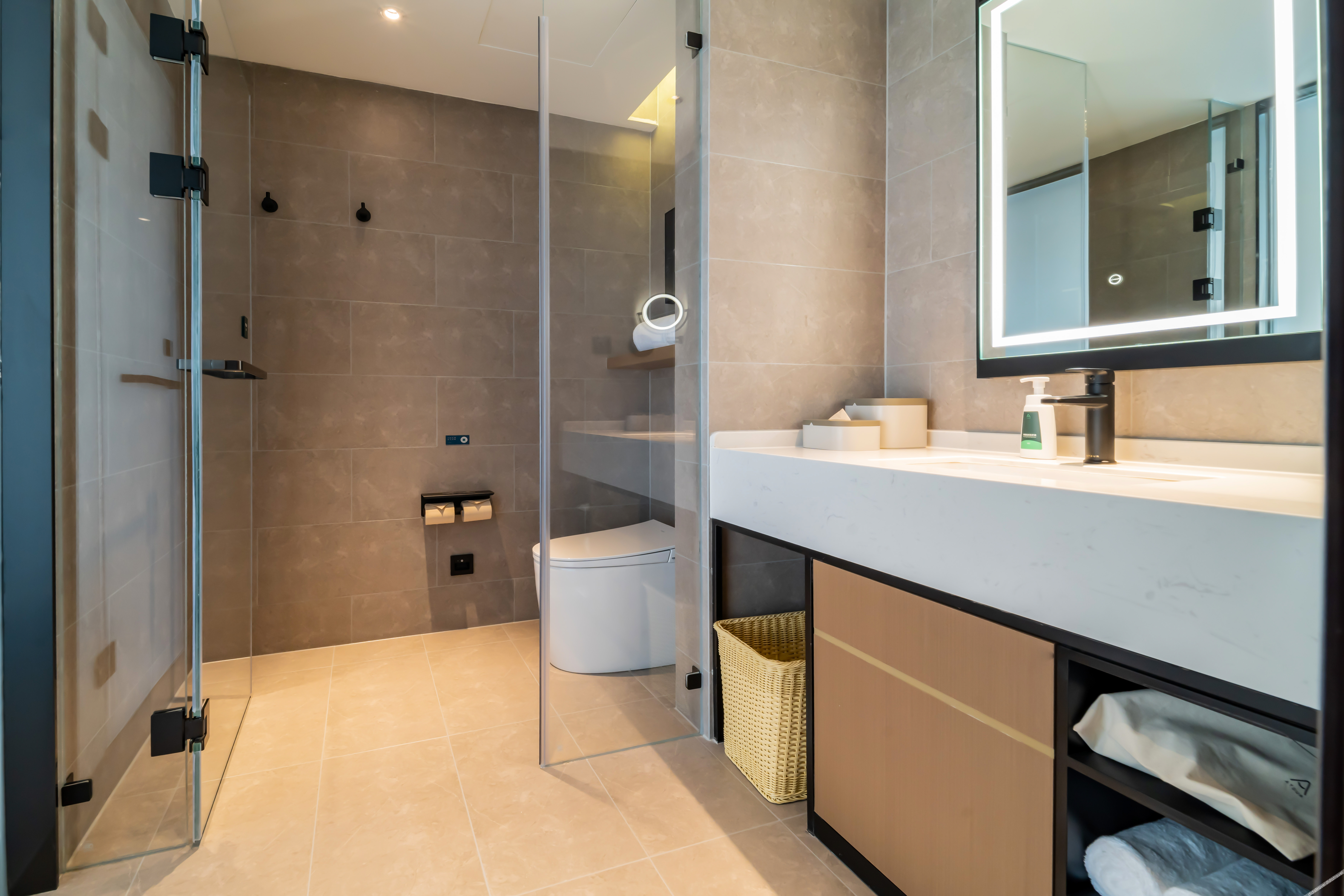 Changchun Jingyuetan Park Nongboyuan Metro Station Atour Hotel 4*