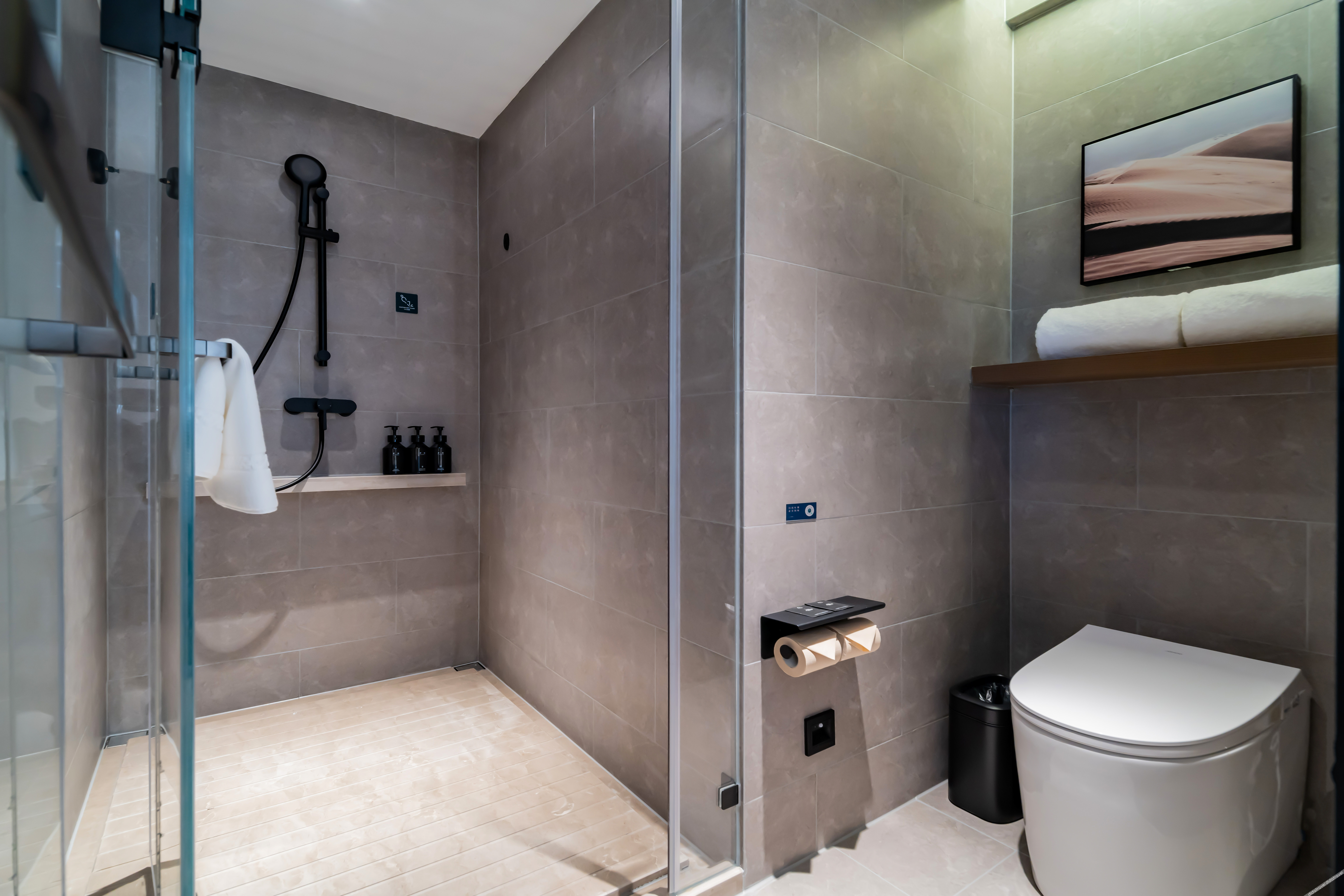 Changchun Jingyuetan Park Nongboyuan Metro Station Atour Hotel 4*