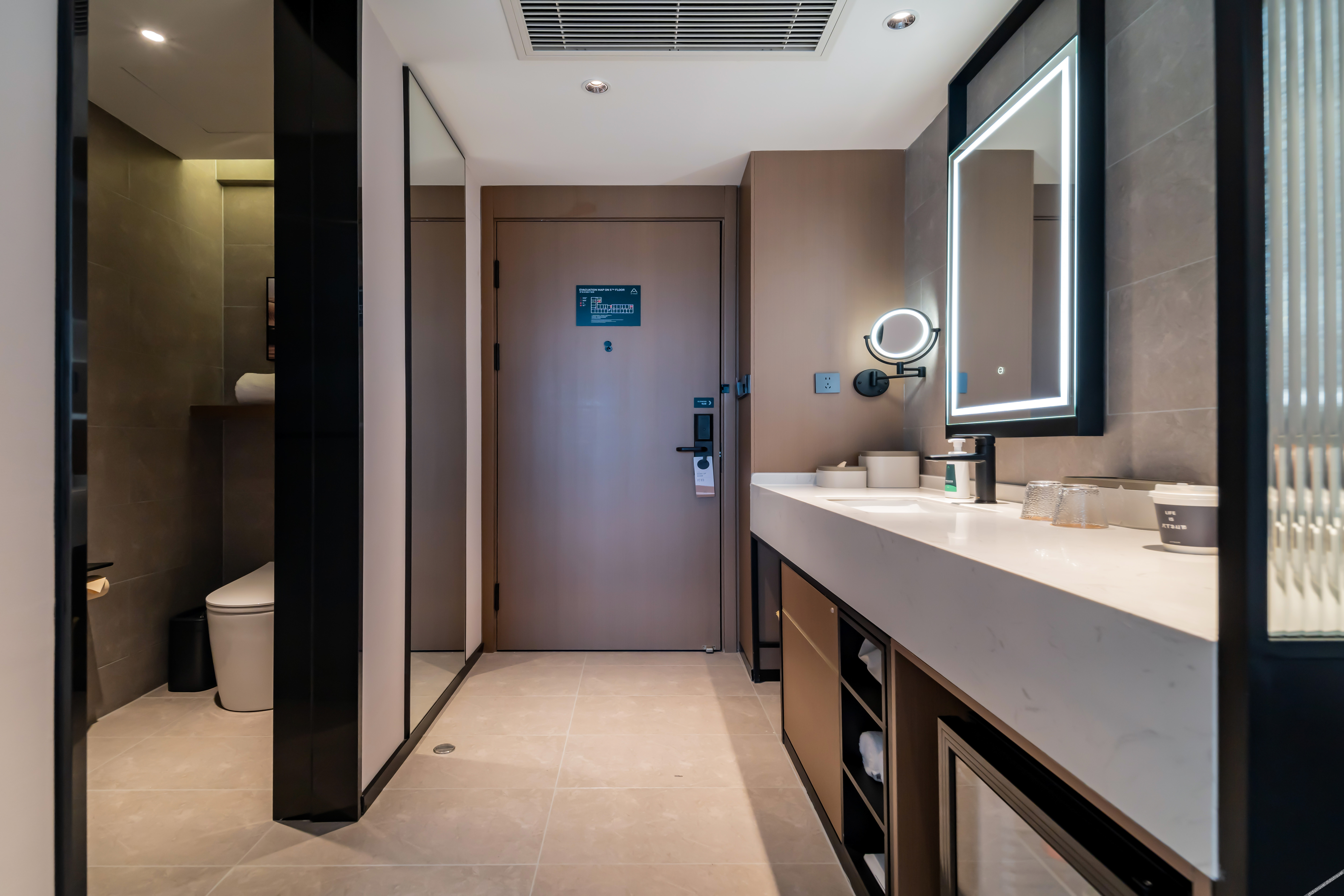 Changchun Jingyuetan Park Nongboyuan Metro Station Atour Hotel 4*