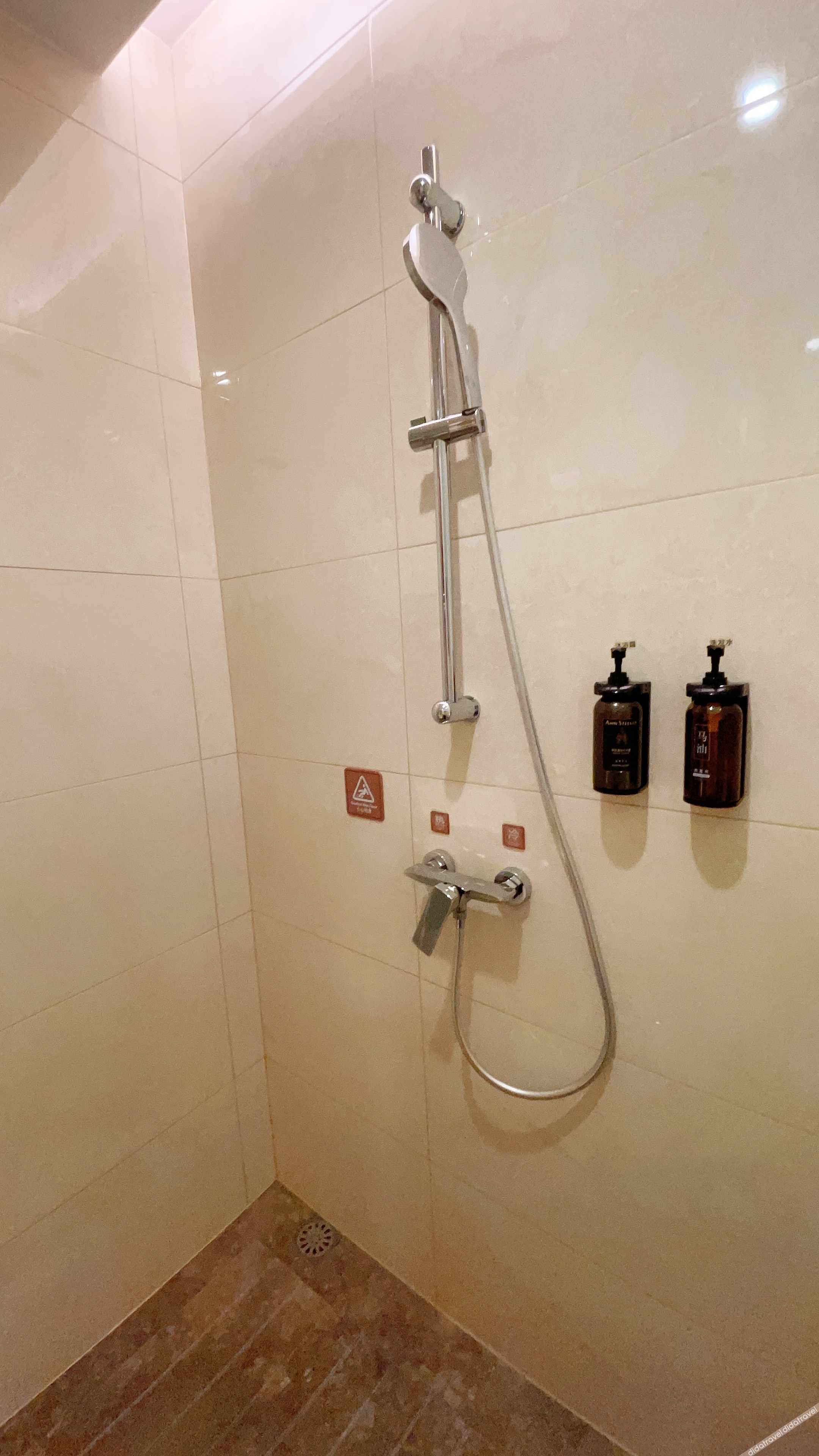 Vienna Hotel (Jiangyin Zhouzhuang Branch) 3*