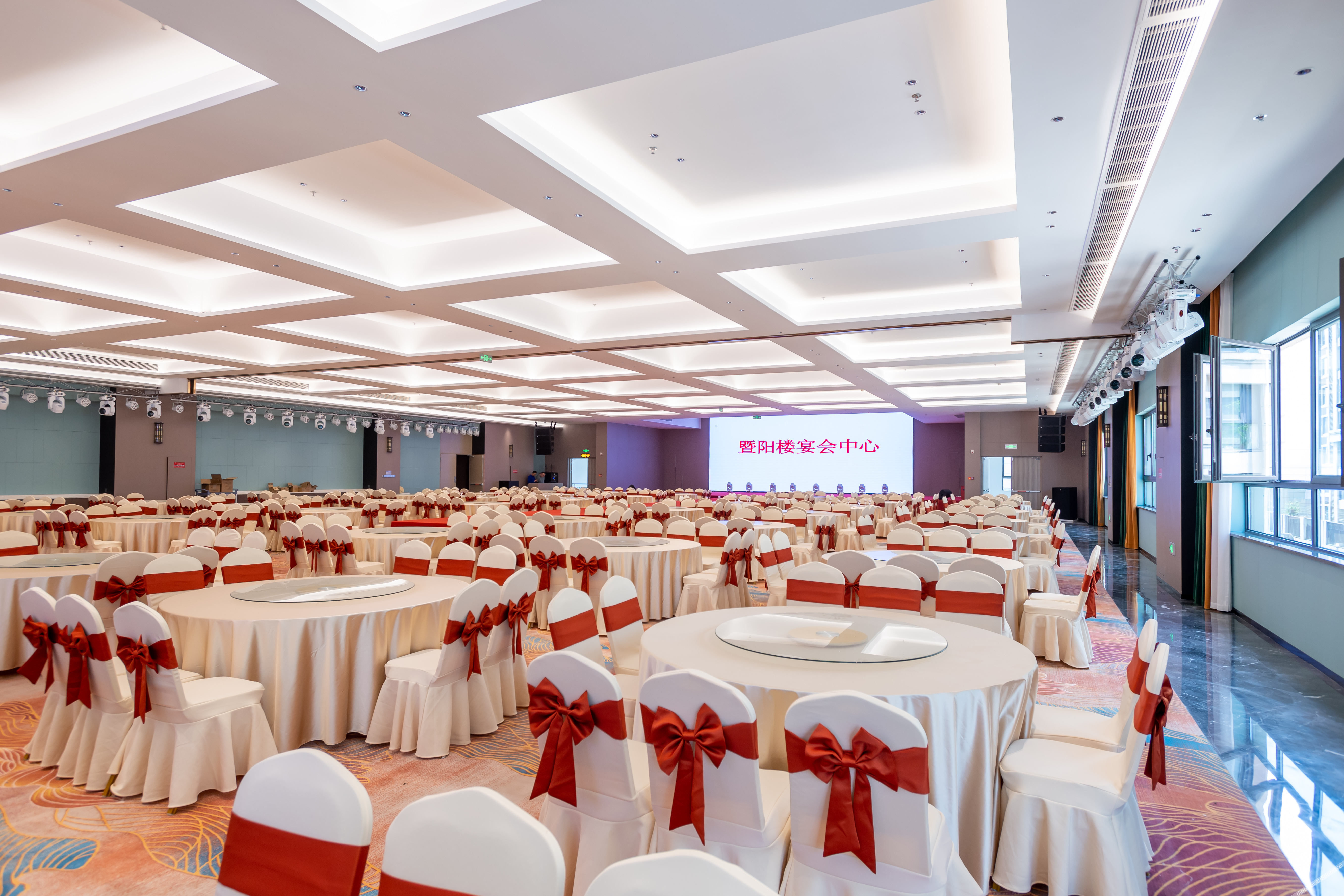 Vienna Hotel (Jiangyin Zhouzhuang Branch) 3*