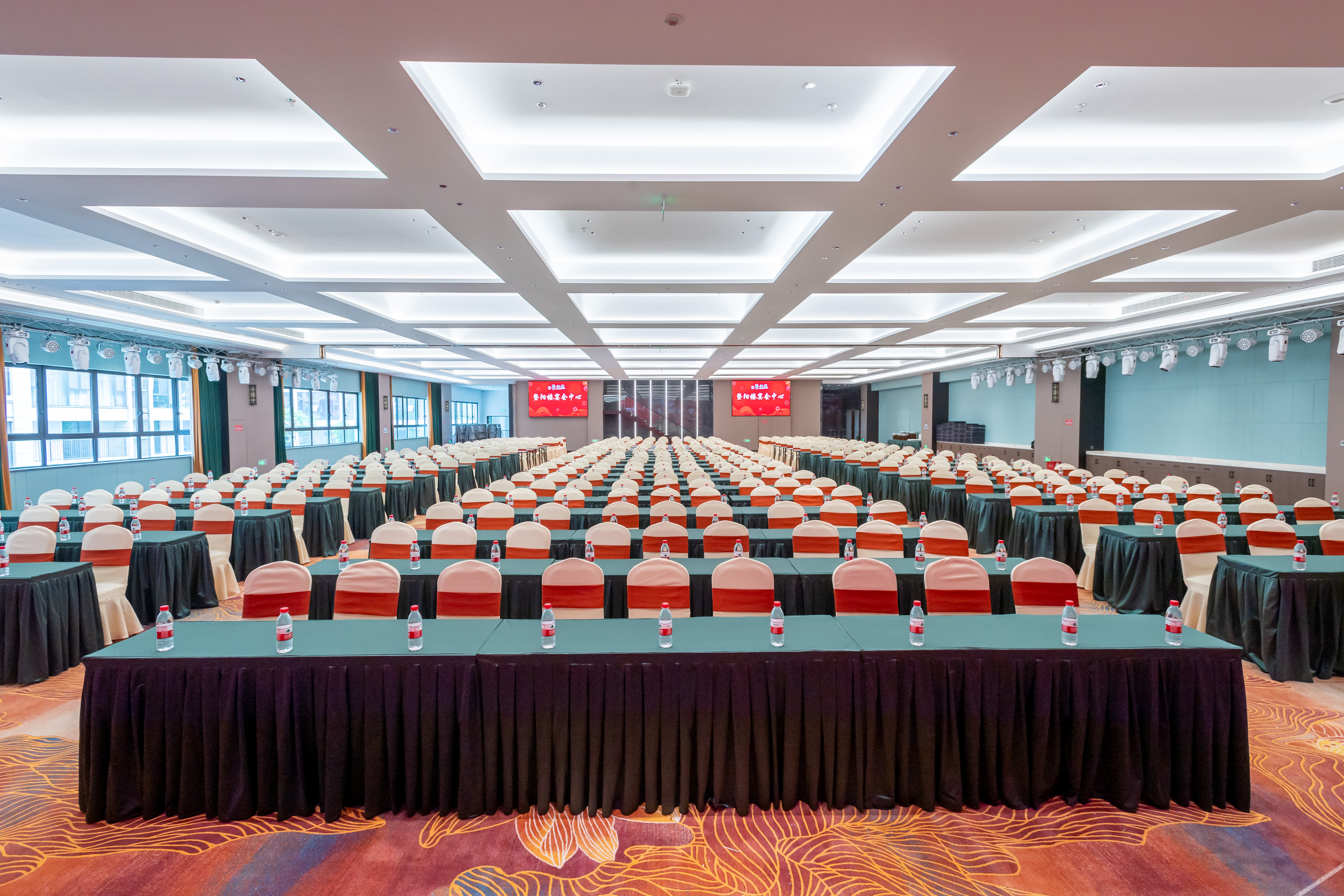 Vienna Hotel (Jiangyin Zhouzhuang Branch) 3*