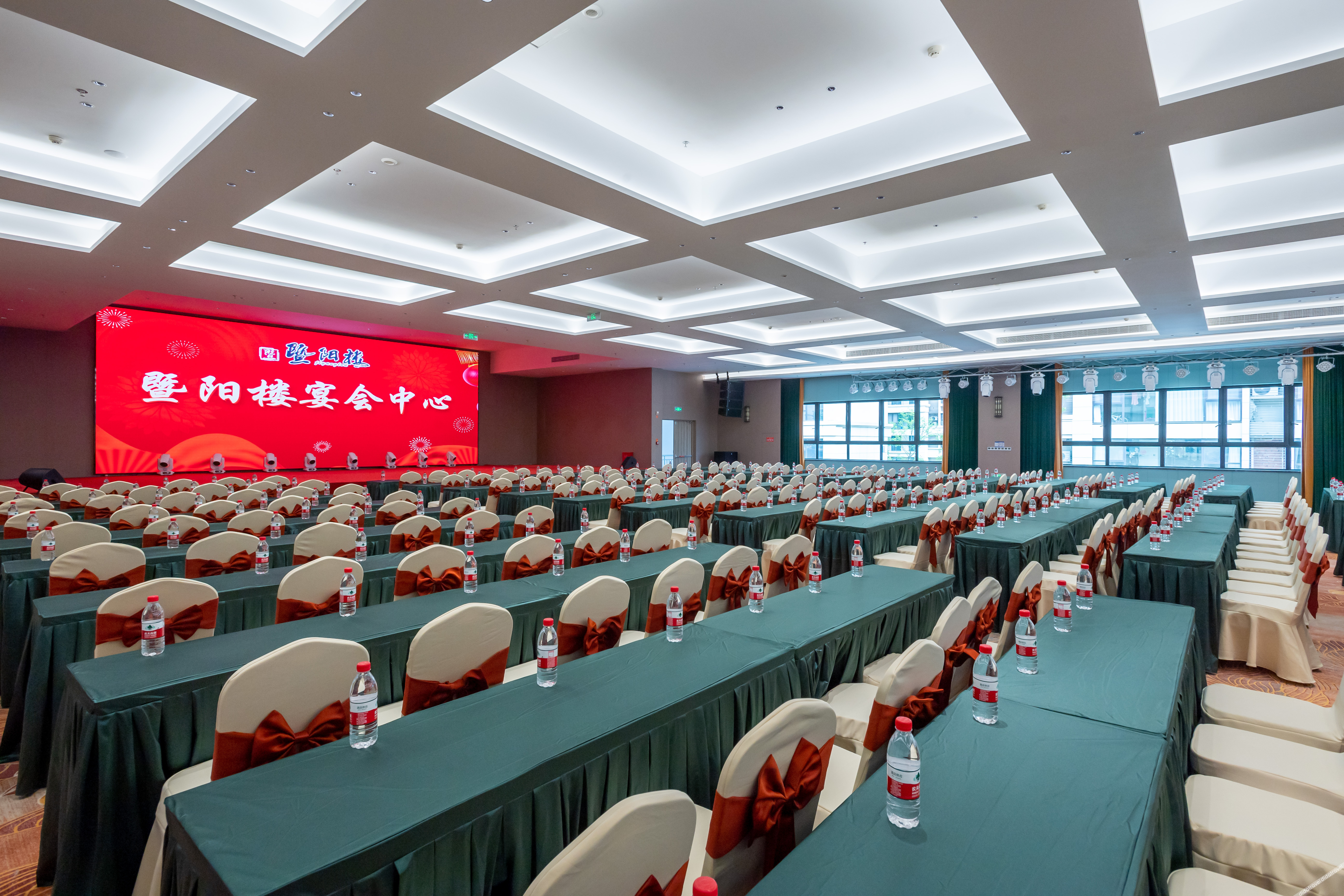 Vienna Hotel (Jiangyin Zhouzhuang Branch) 3*