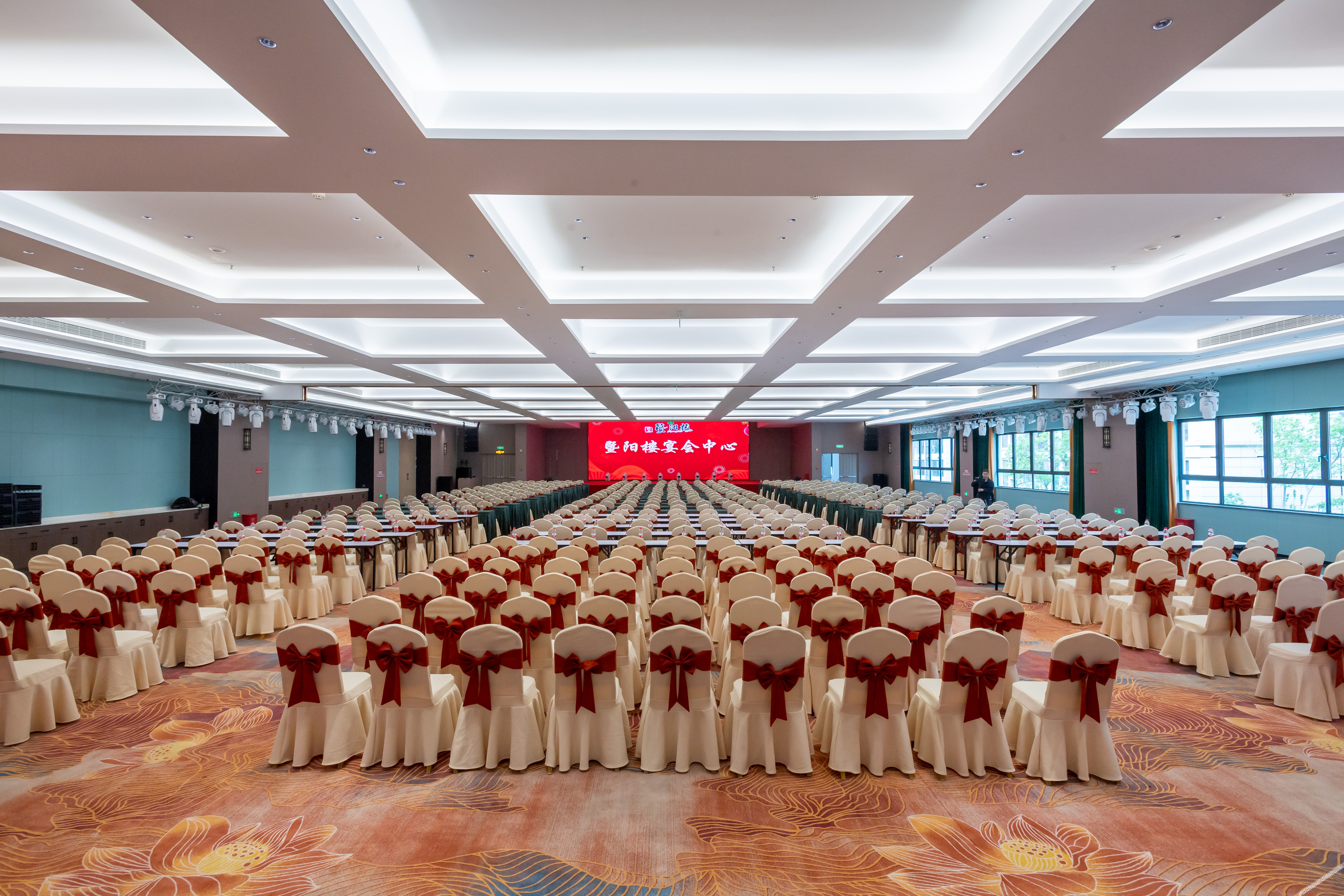 Vienna Hotel (Jiangyin Zhouzhuang Branch) 3*