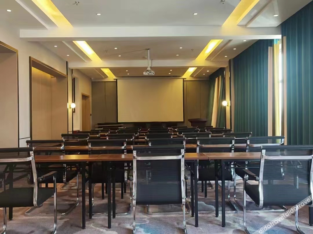 Magnotel Hotel (Baotou Songshi Guojicheng) 3*