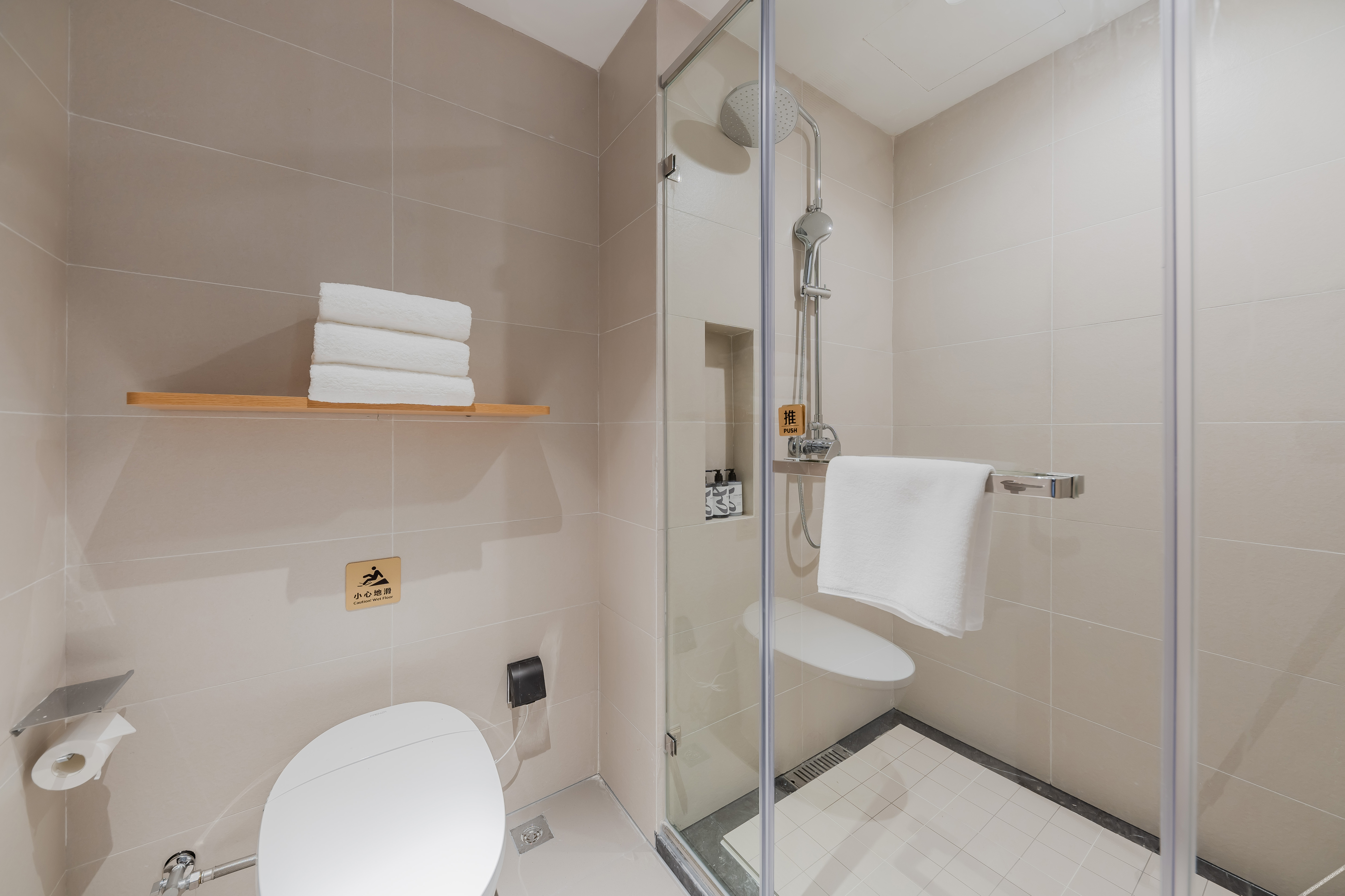 Homeinn Selected Hotel (Nanjing Zhongcai Logistics Dongqi Road Metro Station) 3*