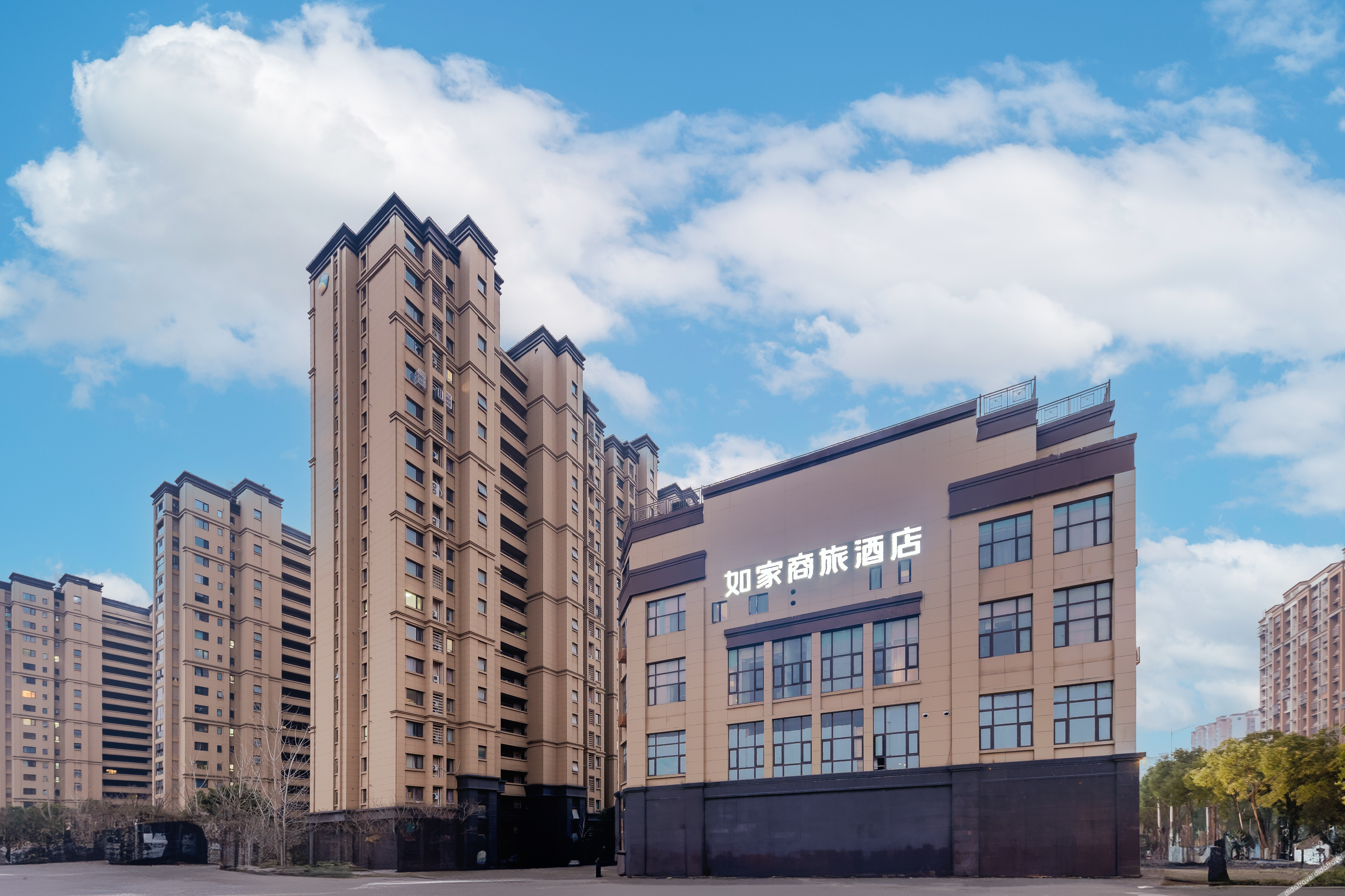 Homeinn Selected Hotel (Nanjing Zhongcai Logistics Dongqi Road Metro Station) 3*