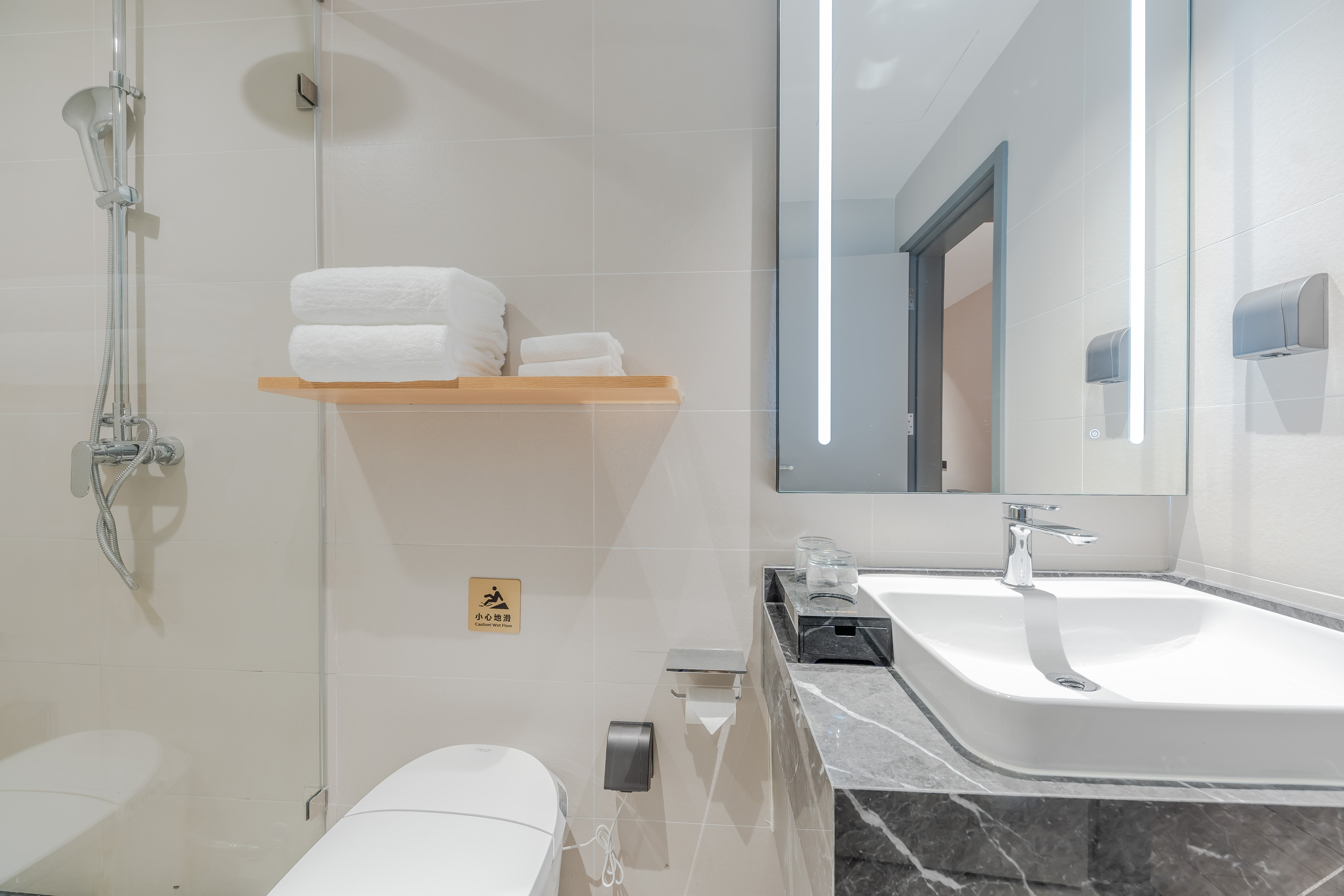 Homeinn Selected Hotel (Nanjing Zhongcai Logistics Dongqi Road Metro Station) 3*
