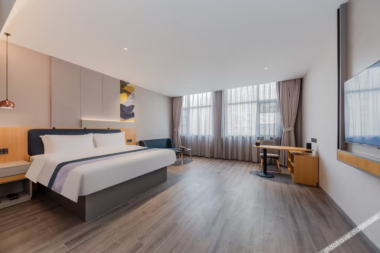 Homeinn Selected Hotel (Nanjing Zhongcai Logistics Dongqi Road Metro Station) 3*