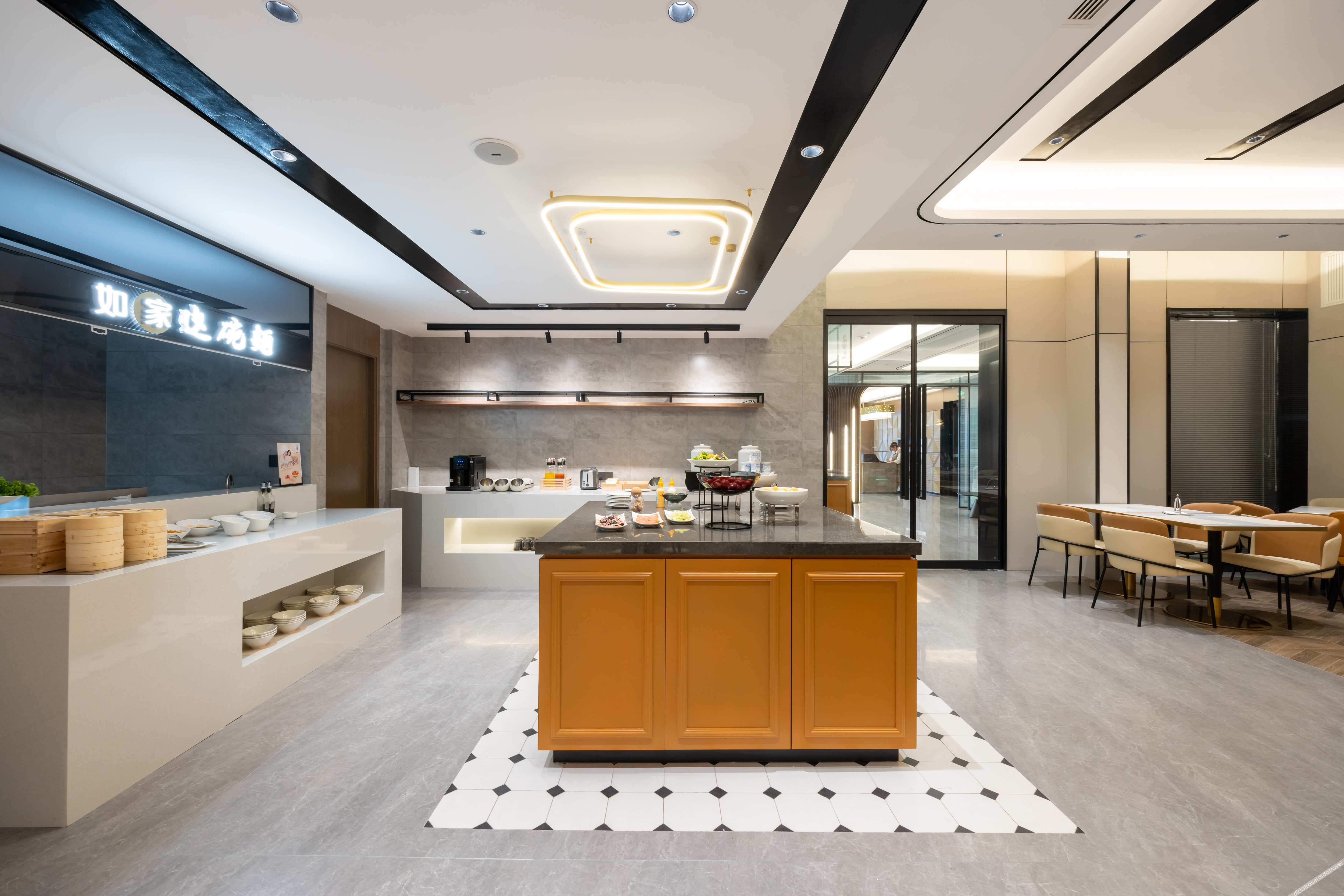 Homeinn Plus Hotel (Tianjin West Station Xiyuehui Shopping Center) 2*