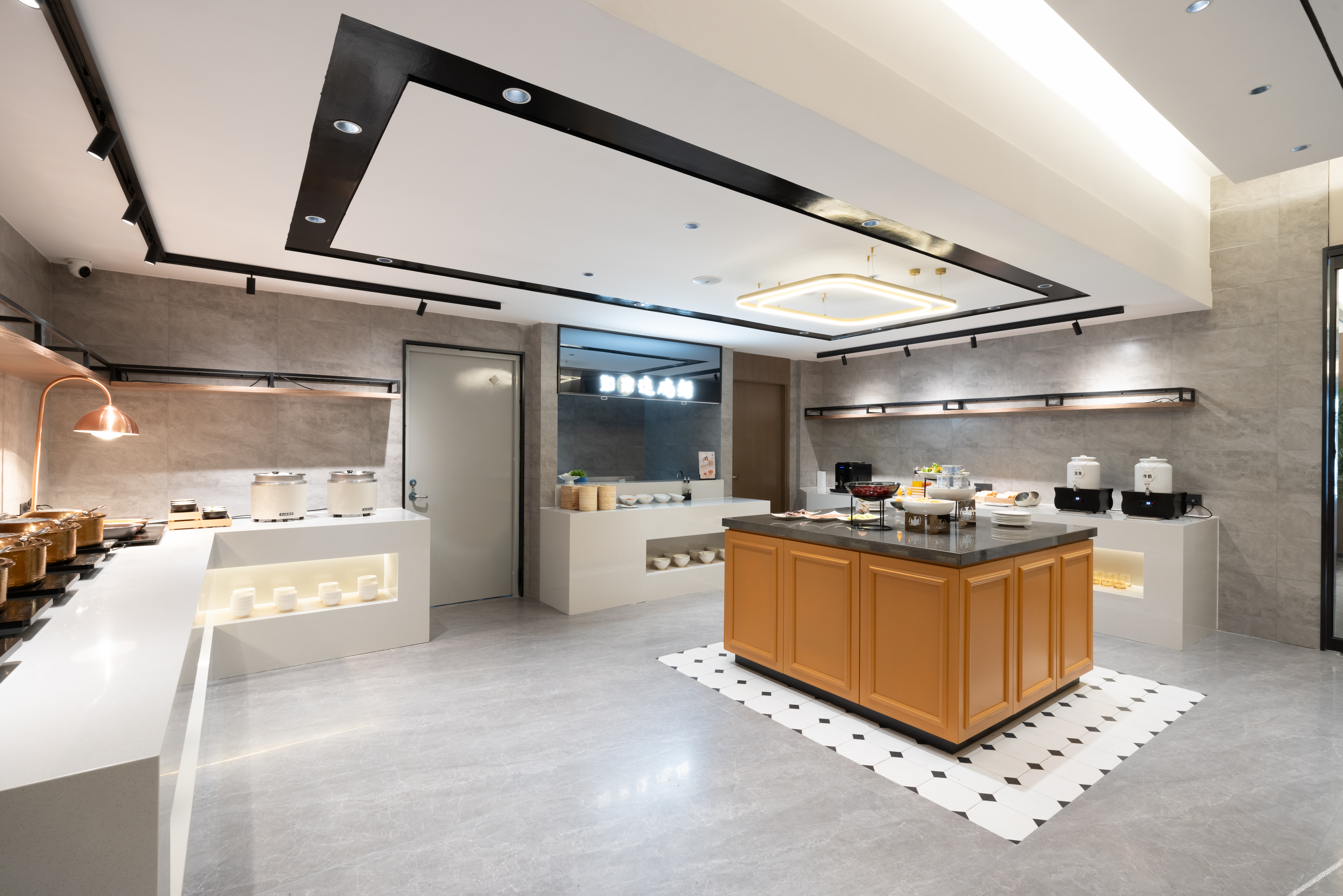 Homeinn Plus Hotel (Tianjin West Station Xiyuehui Shopping Center) 2*