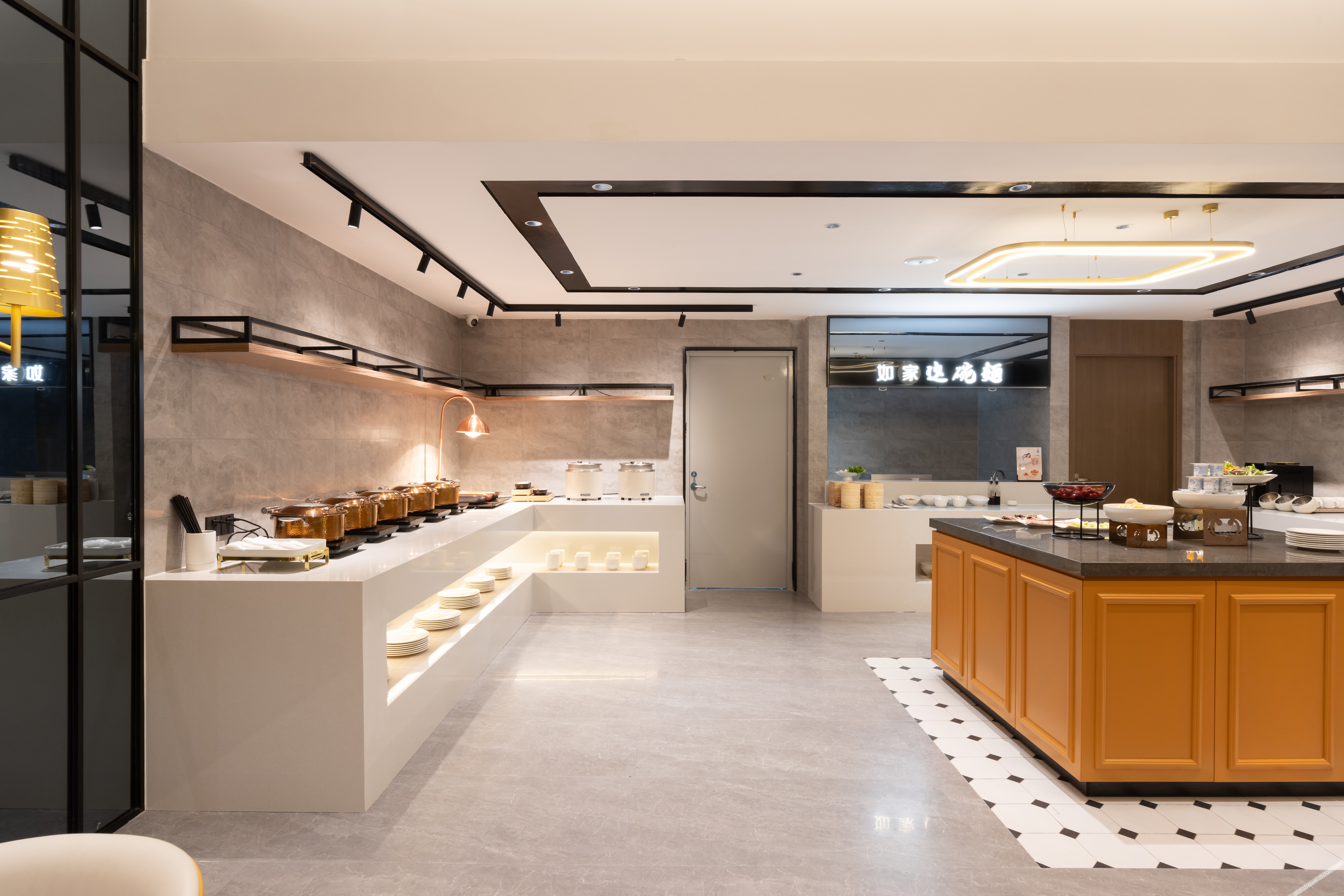 Homeinn Plus Hotel (Tianjin West Station Xiyuehui Shopping Center) 2*