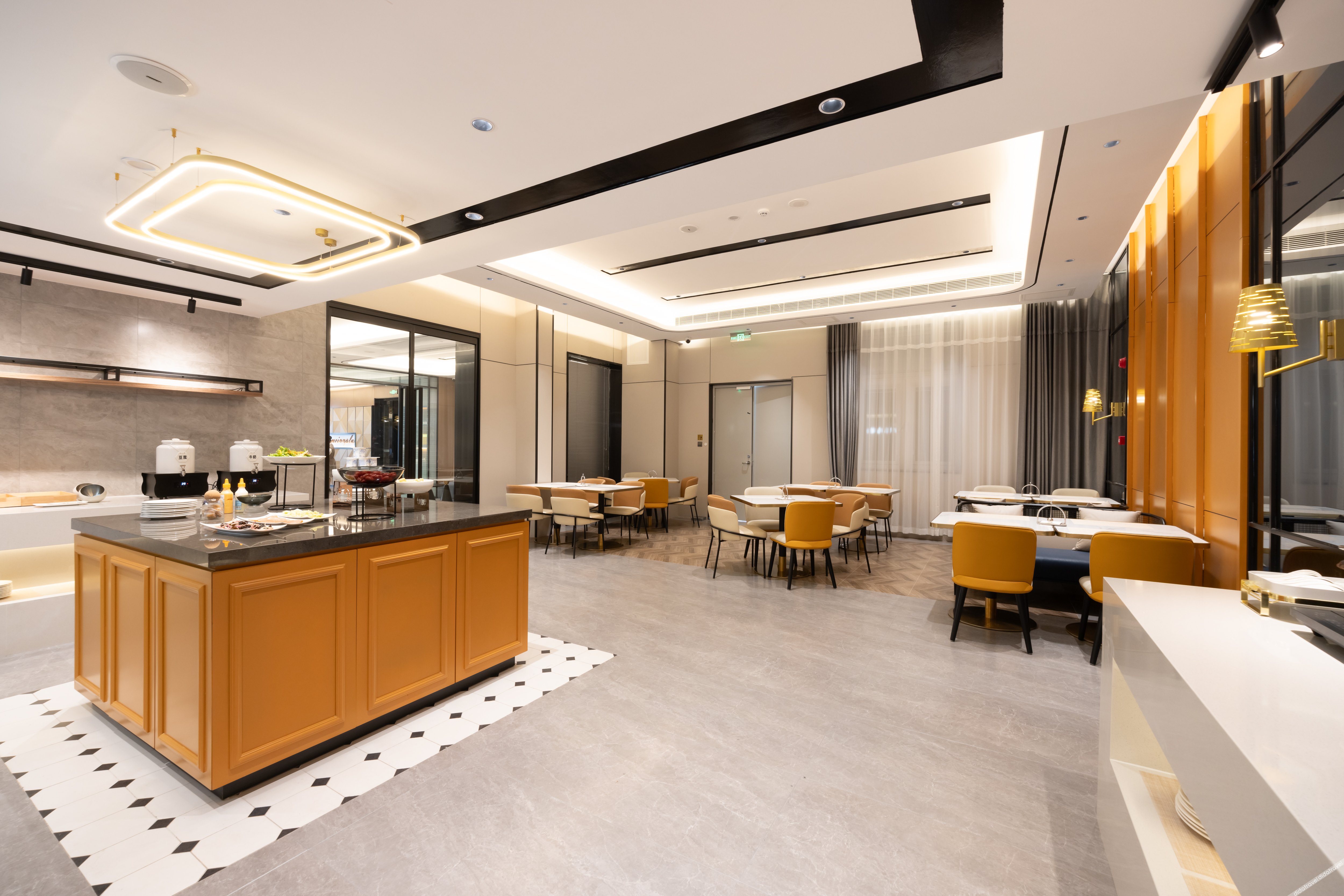 Homeinn Plus Hotel (Tianjin West Station Xiyuehui Shopping Center) 2*