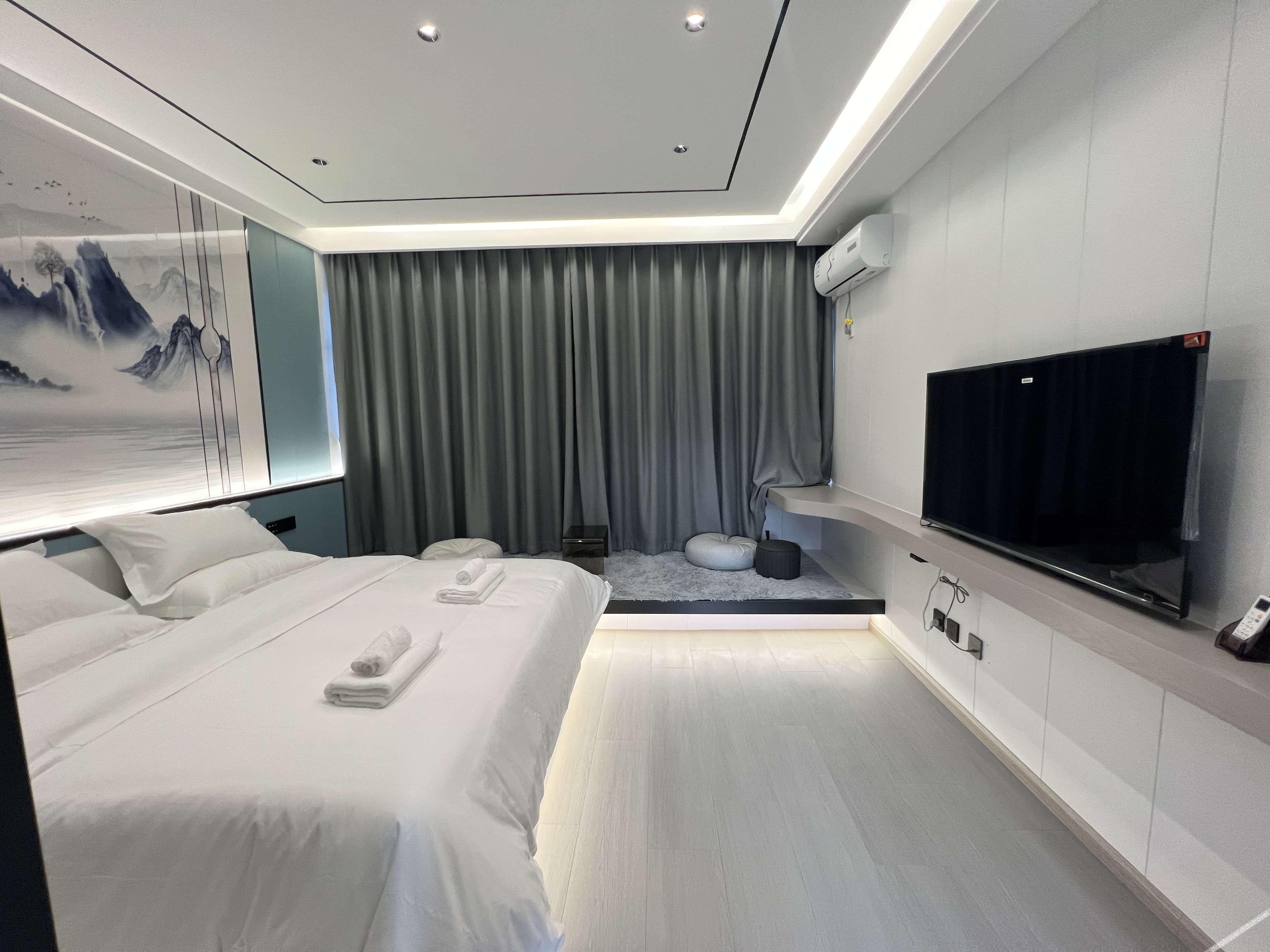 Rujia Huayi Select Hotel (Dali Weishan Gucheng) 2*
