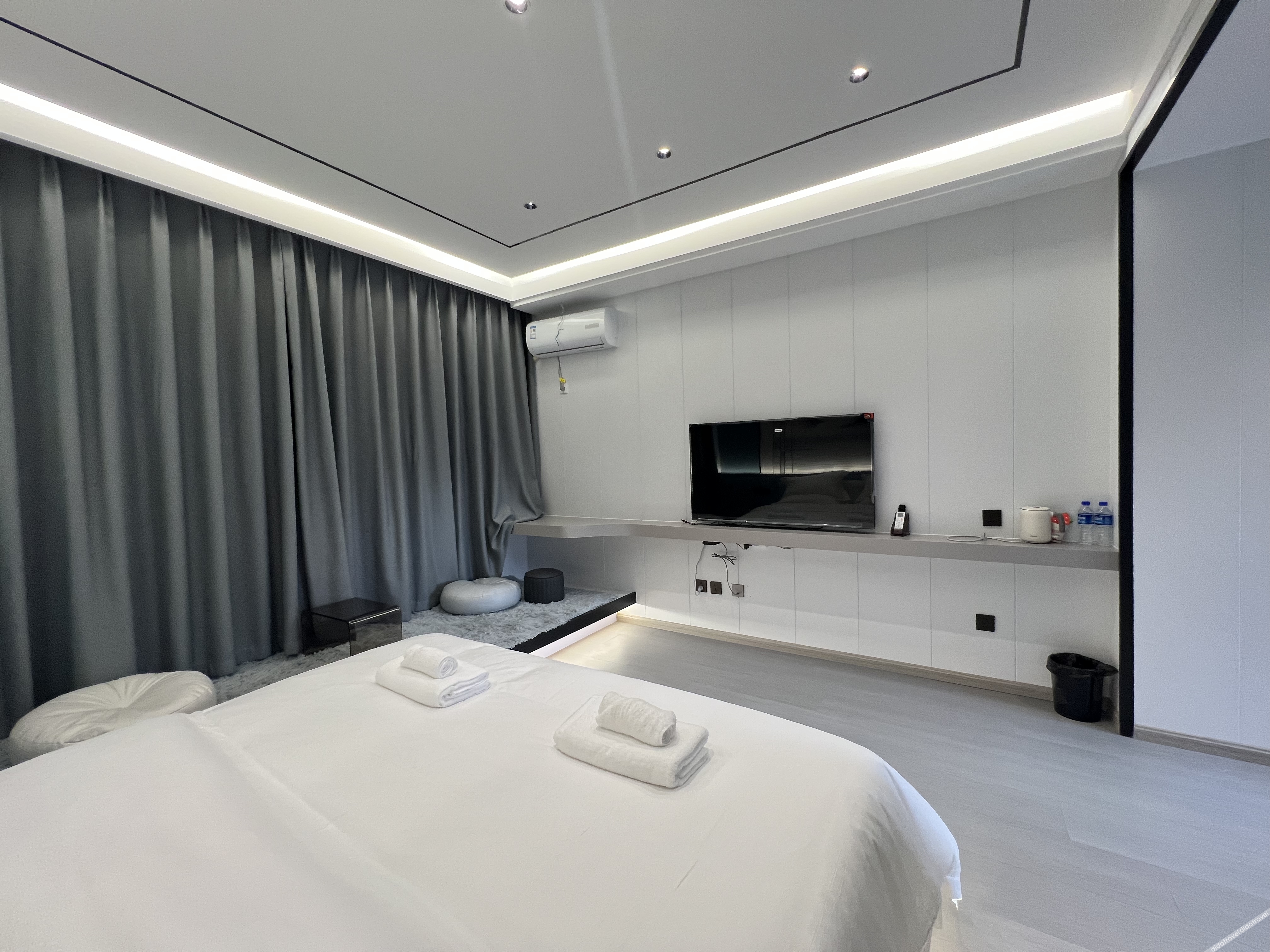 Rujia Huayi Select Hotel (Dali Weishan Gucheng) 2*
