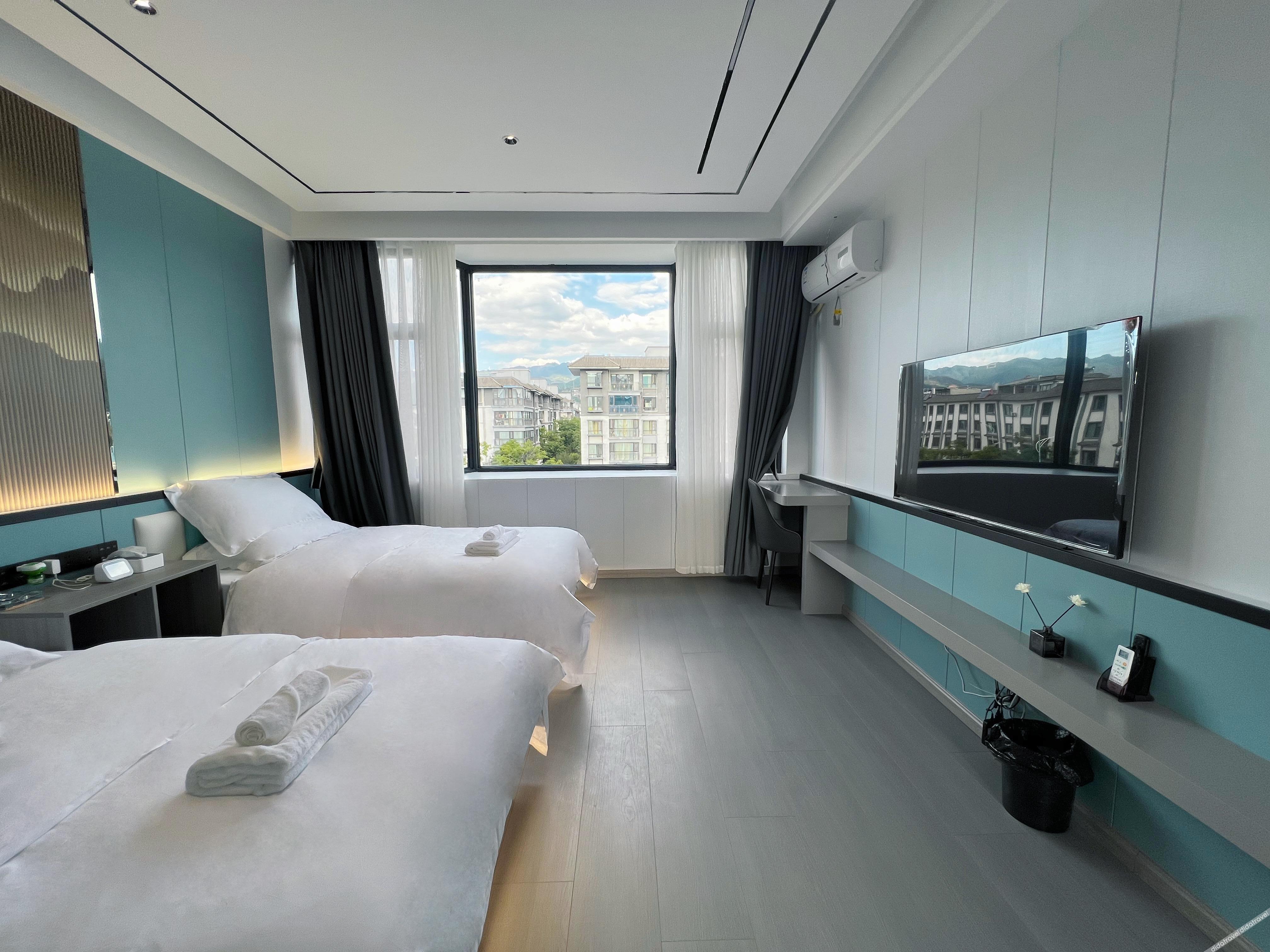 Rujia Huayi Select Hotel (Dali Weishan Gucheng) 2*