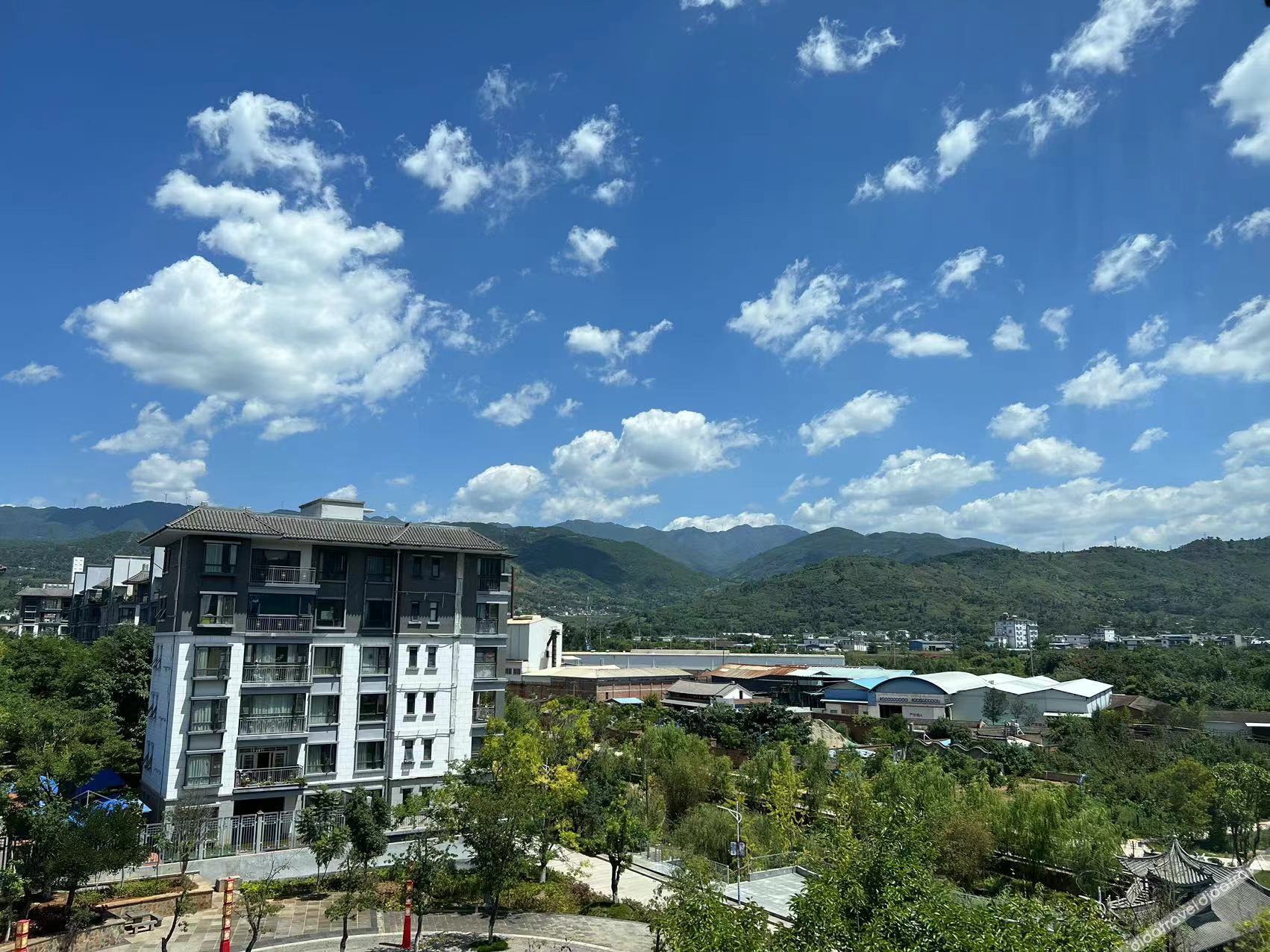 Rujia Huayi Select Hotel (Dali Weishan Gucheng) 2*